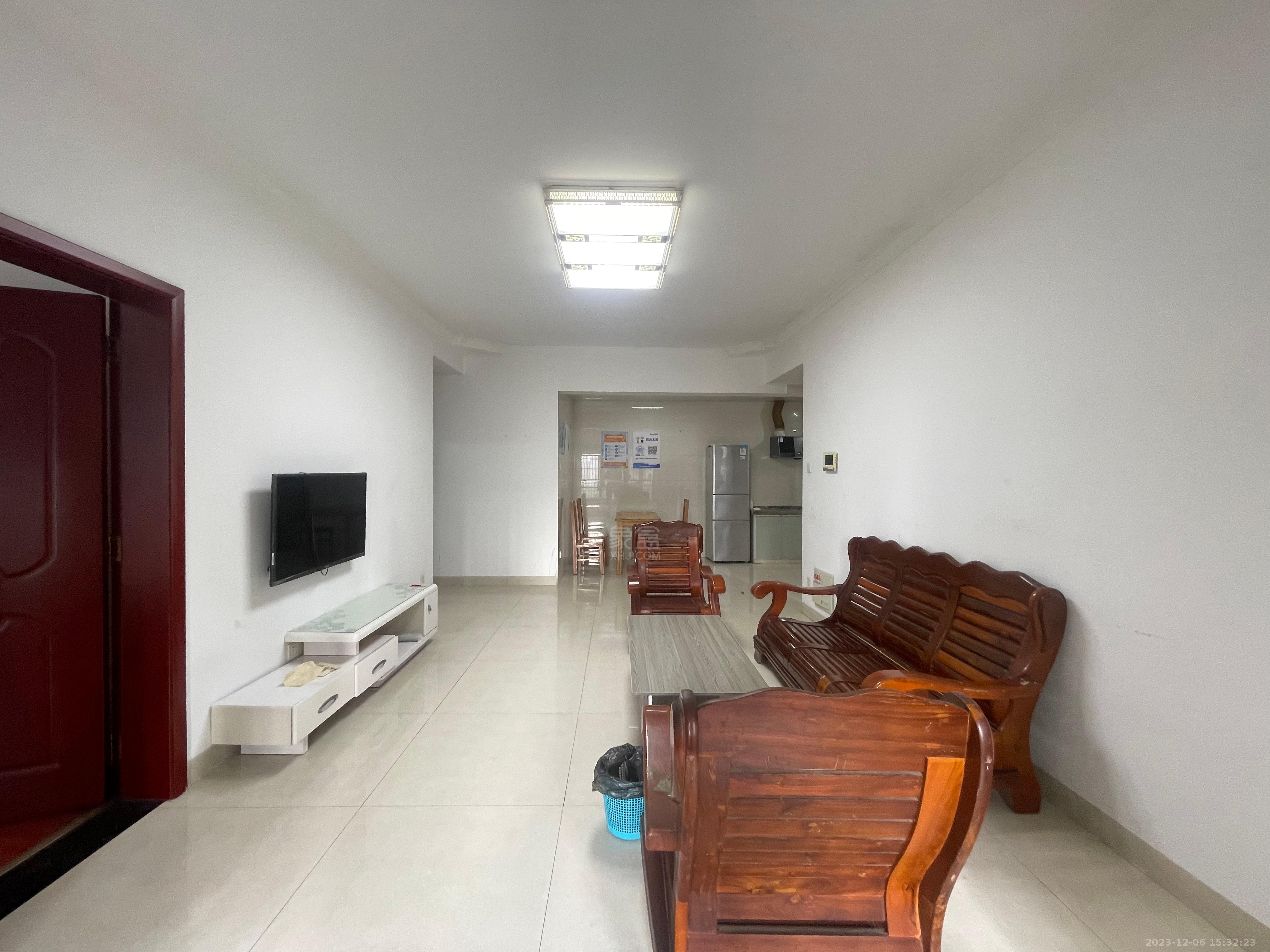 美的城三期 3室2厅1卫 2500.00元/月 美的城三期 3室2厅1卫 2500.00元/月室内图