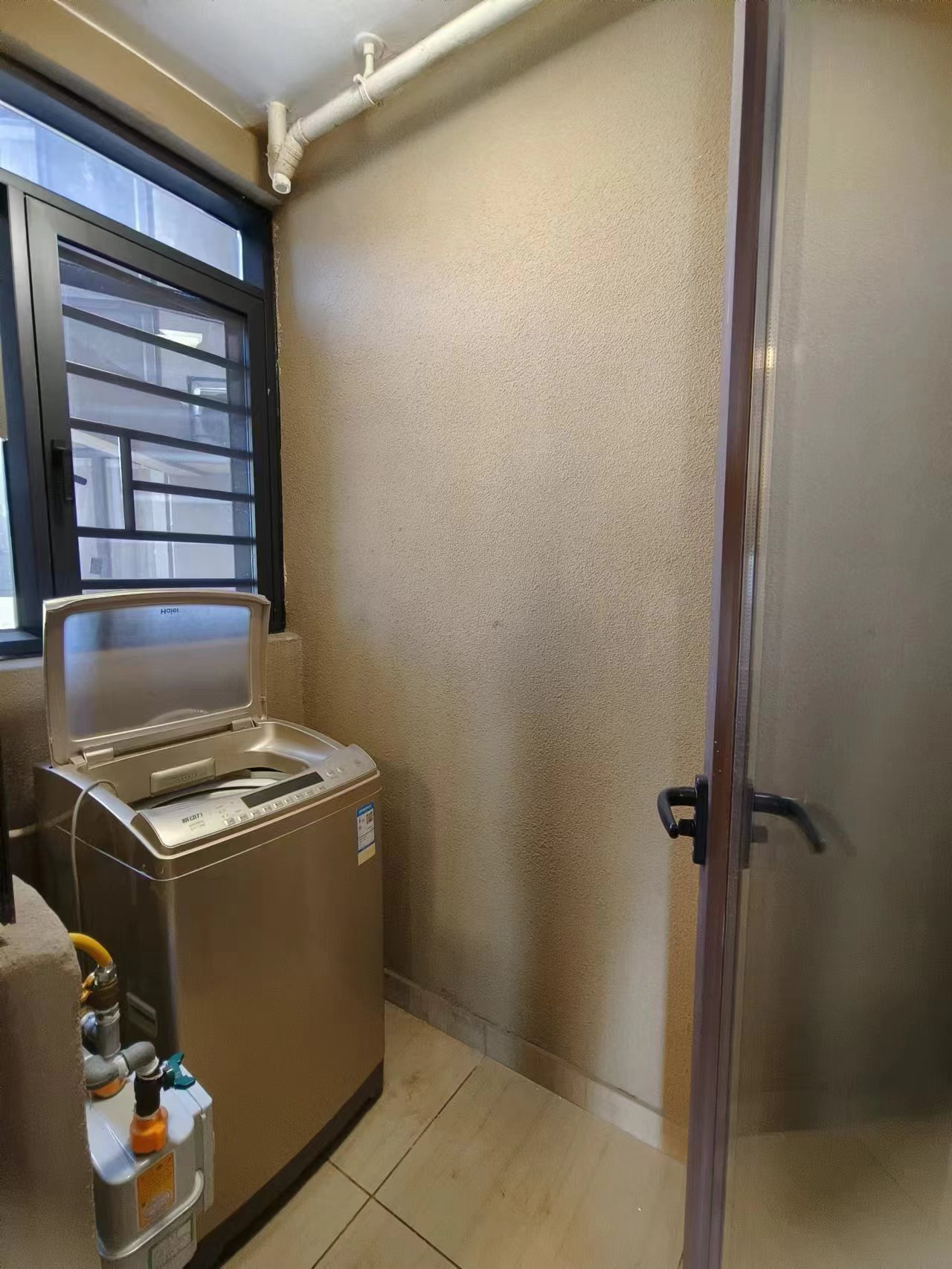 华耀碧桂园十里江湾天汇  3室2厅2卫   2200.00元/月室内图