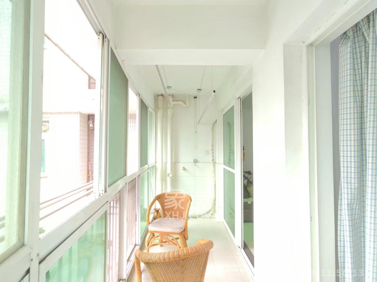珠江花城一期桂苑  3室2厅2卫    2600.0元/月室内图