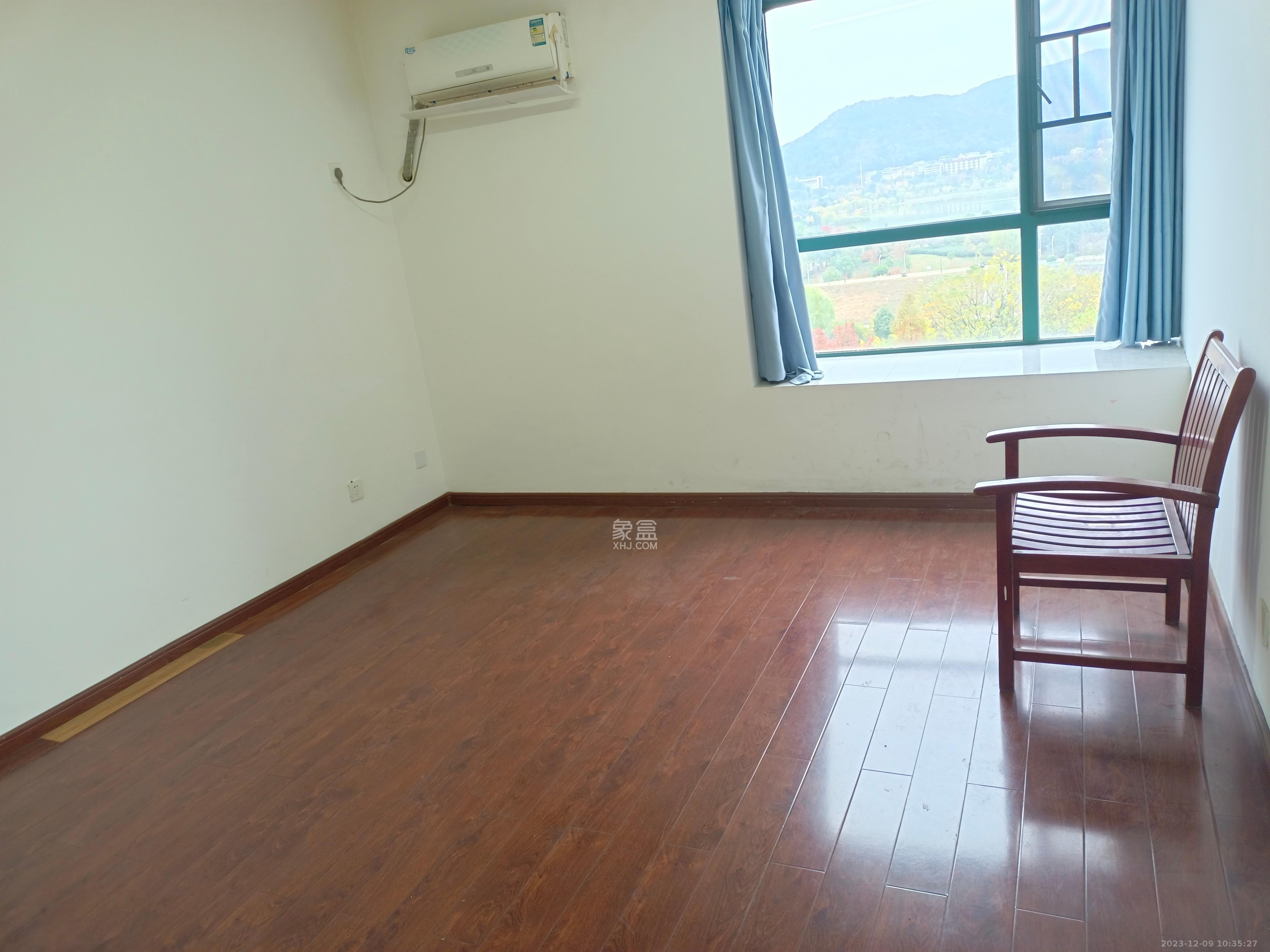 西湖丽景  3室2厅2卫   3100.00元/月室内图