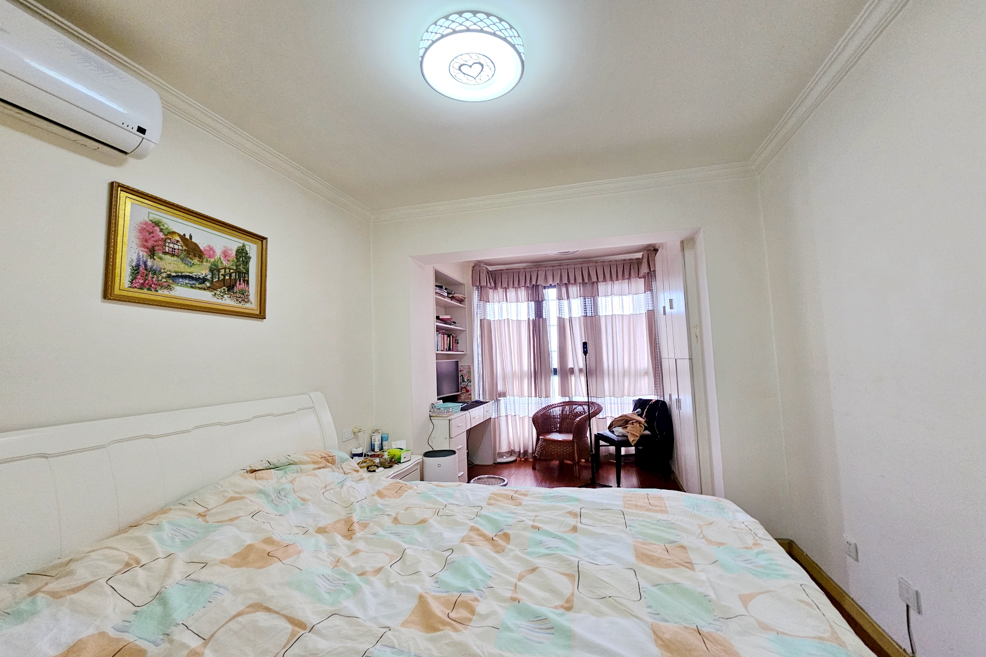 东玺门  3室2厅1卫    86.0万 东玺门  3室2厅1卫    86.0万卧室