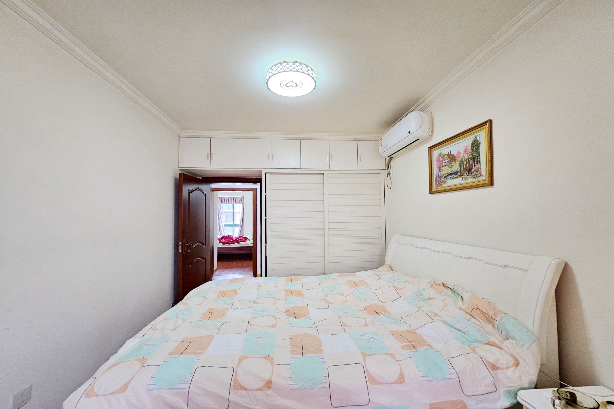 东玺门  3室2厅1卫    86.0万 东玺门  3室2厅1卫    86.0万卧室