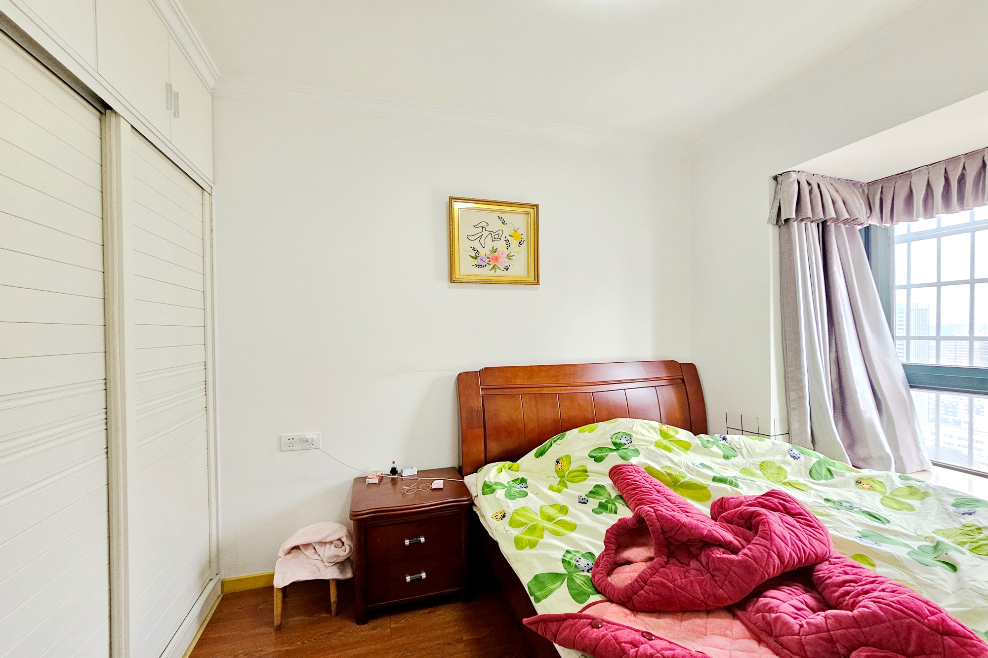 东玺门  3室2厅1卫    86.0万 东玺门  3室2厅1卫    86.0万卧室