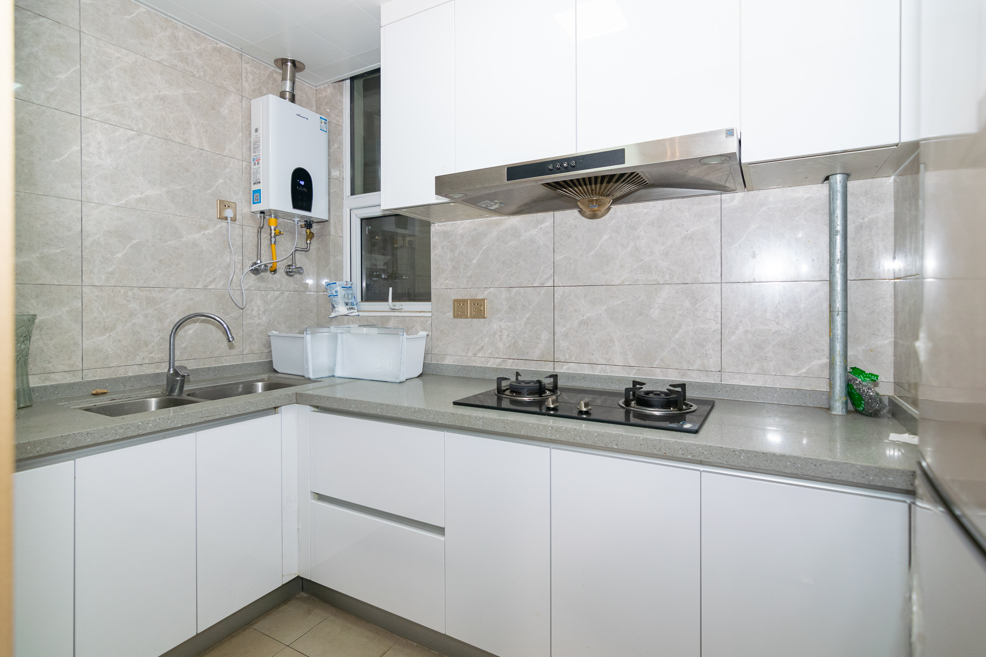 新华联梦想城 3室2厅2卫 83.0万 新华联梦想城 3室2厅2卫 83.0万厨房