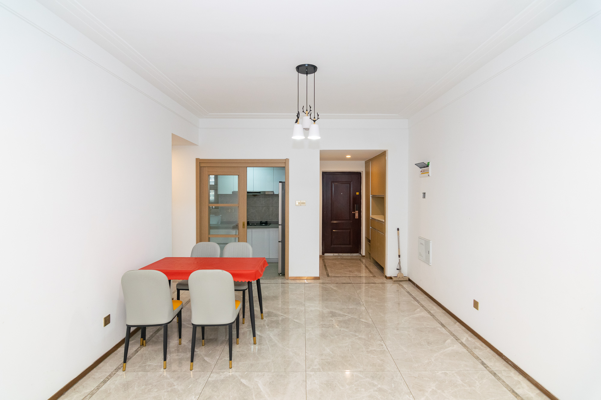 新华联梦想城 3室2厅2卫 83.0万 新华联梦想城 3室2厅2卫 83.0万客厅