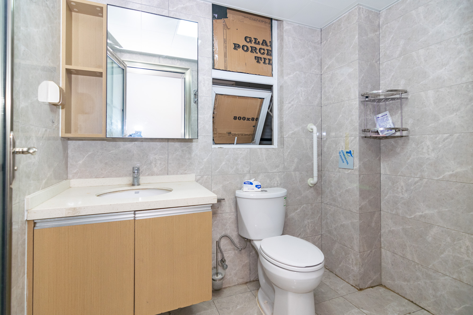 新华联梦想城 3室2厅2卫 83.0万 新华联梦想城 3室2厅2卫 83.0万卫生间