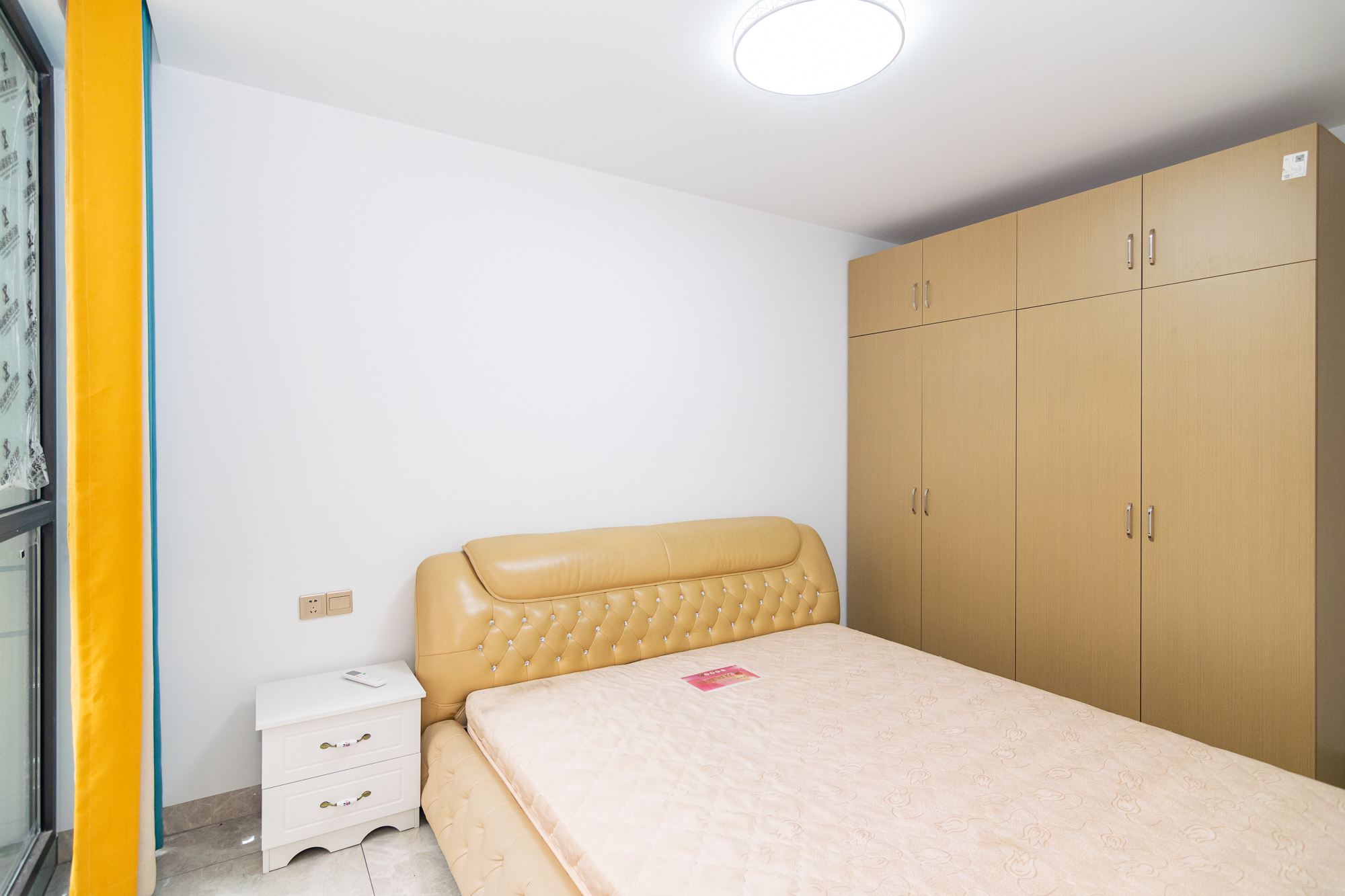 新华联梦想城 3室2厅2卫 83.0万 新华联梦想城 3室2厅2卫 83.0万卧室