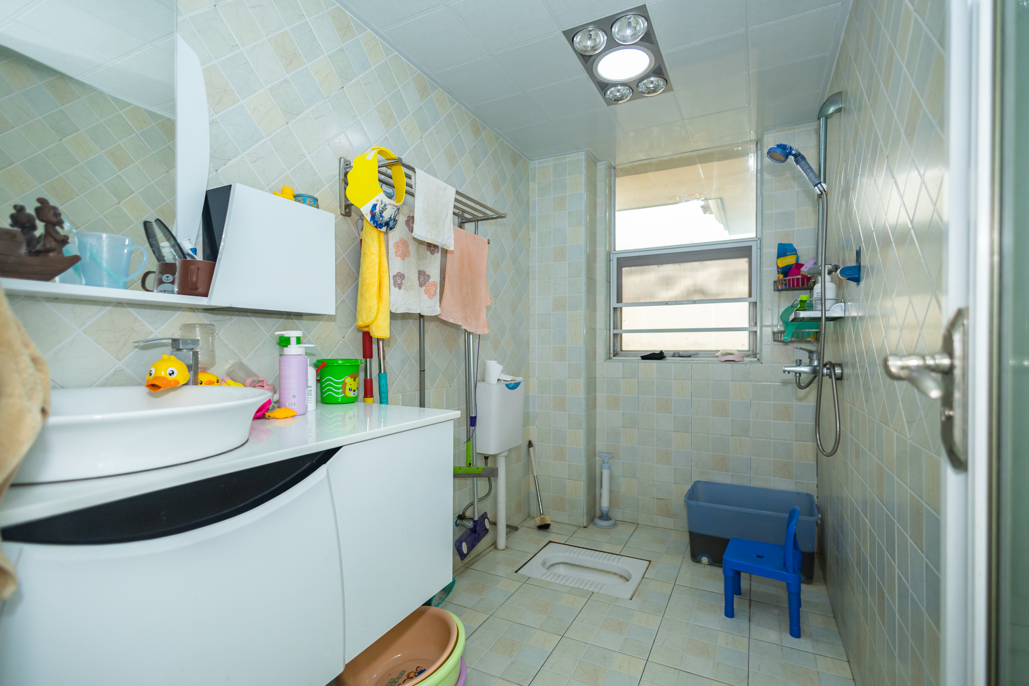 恒广国际景园一二区  3室2厅2卫    100.0万 恒广国际景园一二区  3室2厅2卫    100.0万卫生间