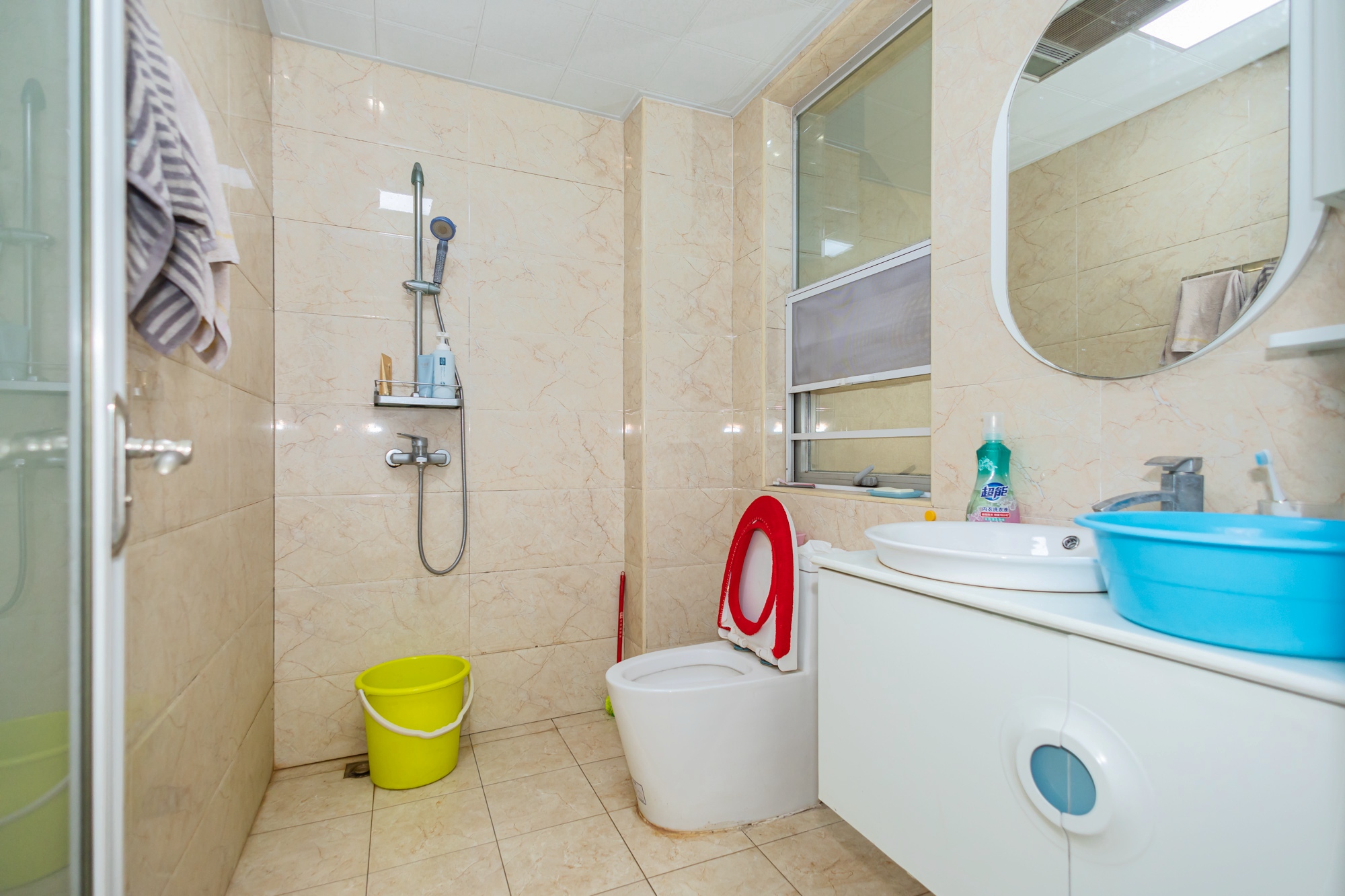 恒广国际景园一二区  3室2厅2卫    100.0万 恒广国际景园一二区  3室2厅2卫    100.0万卫生间