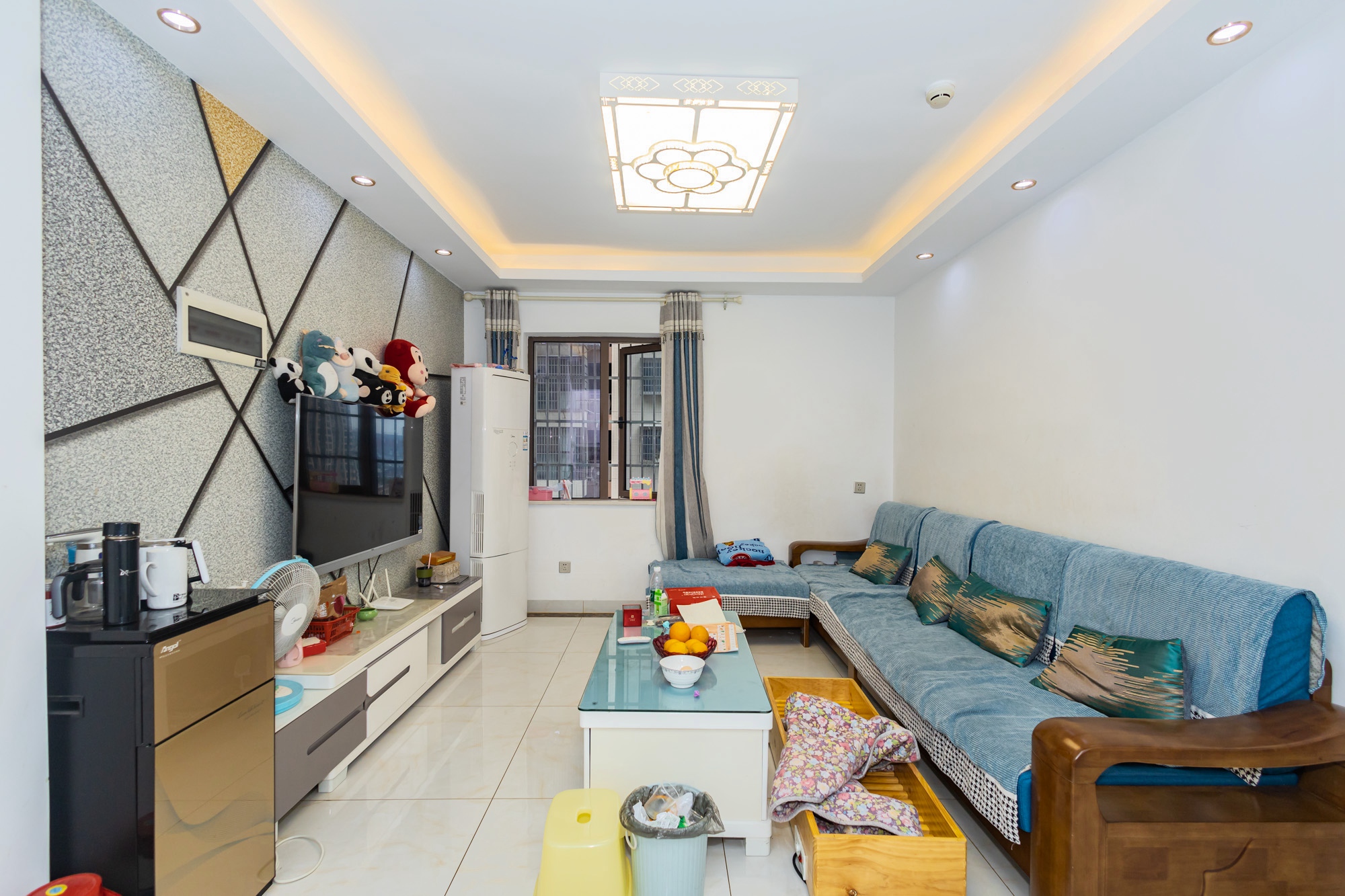 新长海广场 3室2厅1卫 76.79万 新长海广场 3室2厅1卫 76.79万客厅