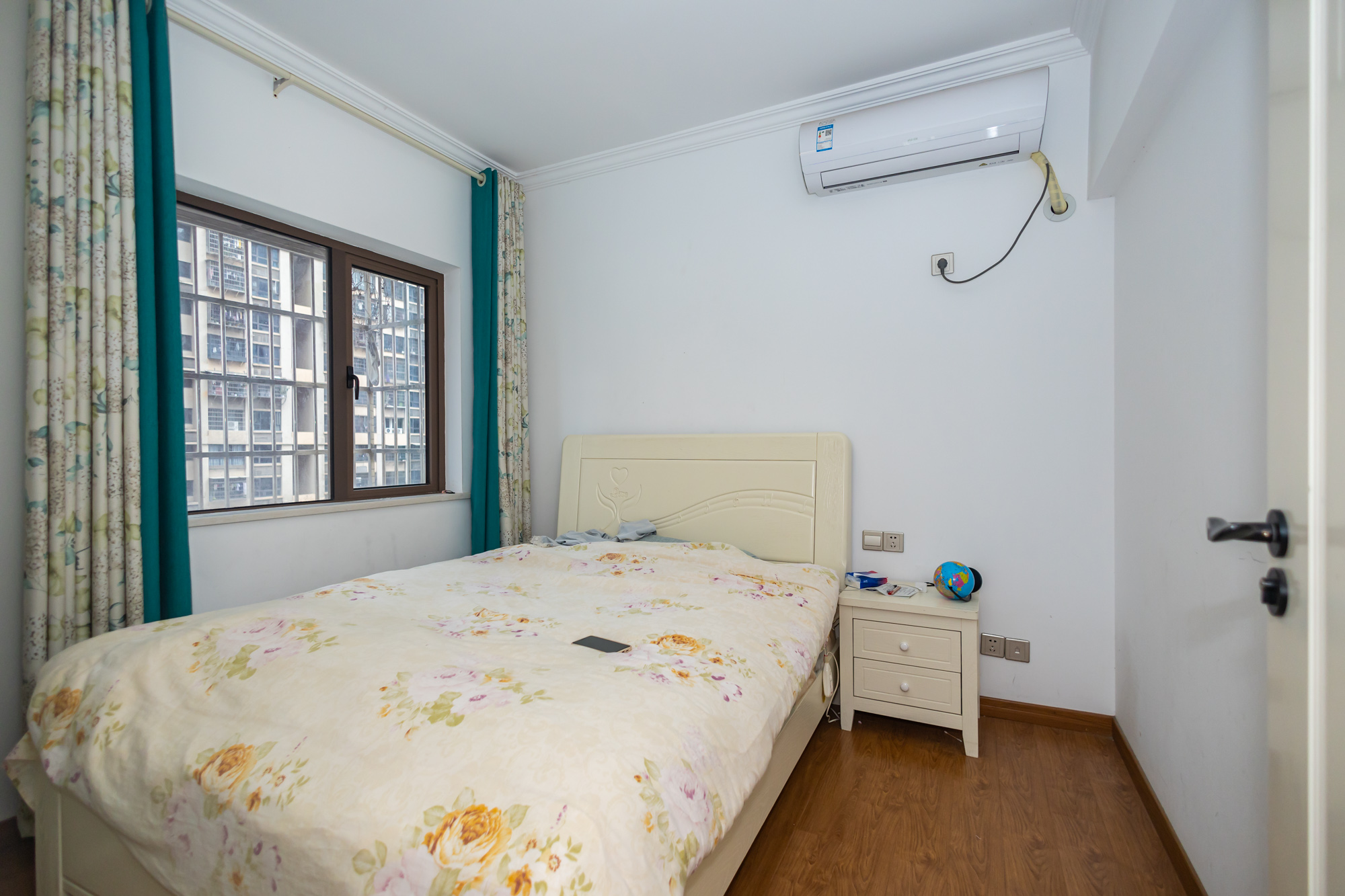 新长海广场 3室2厅1卫 76.79万 新长海广场 3室2厅1卫 76.79万卧室