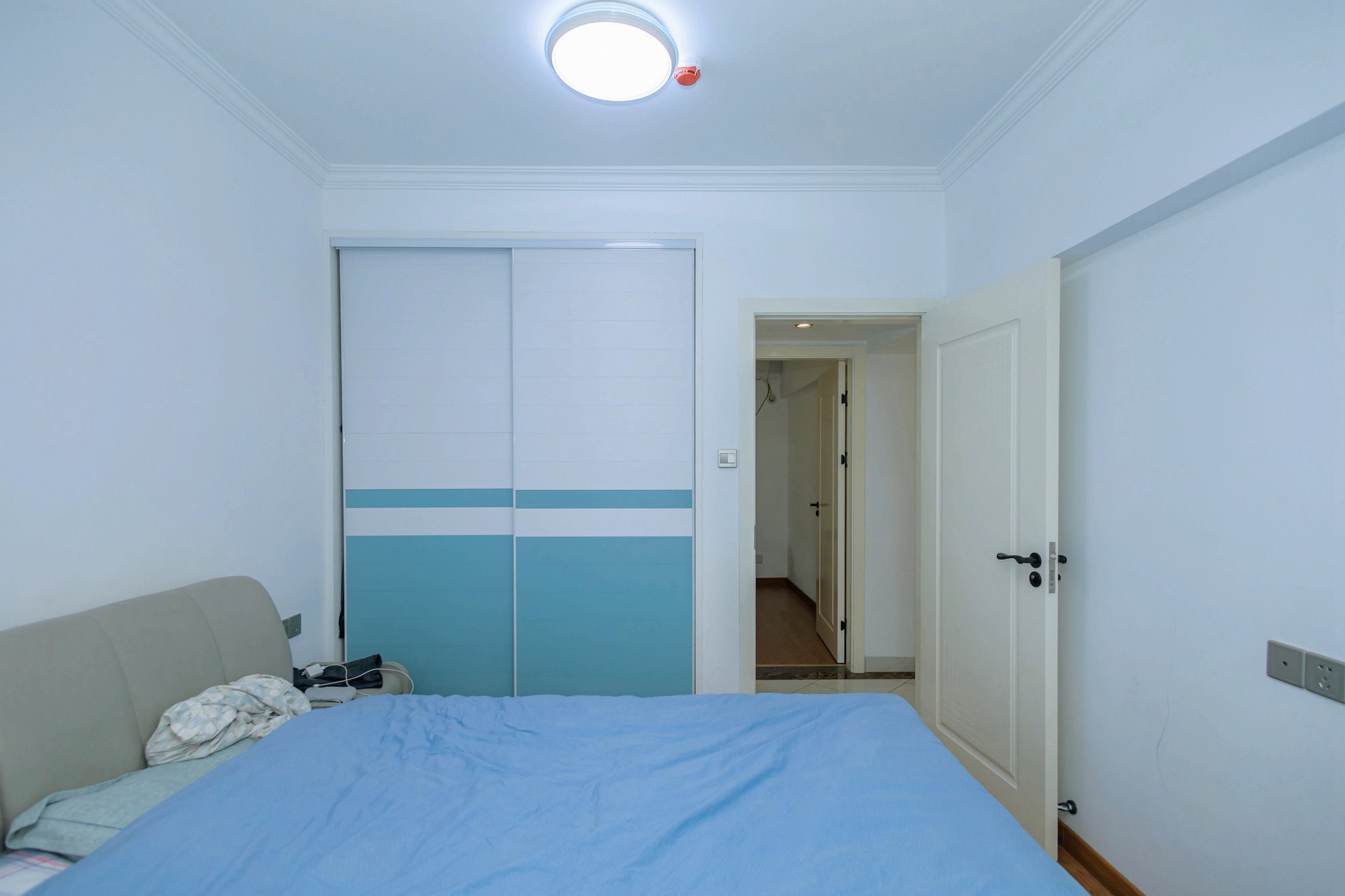 新长海广场 3室2厅1卫 76.79万 新长海广场 3室2厅1卫 76.79万卧室