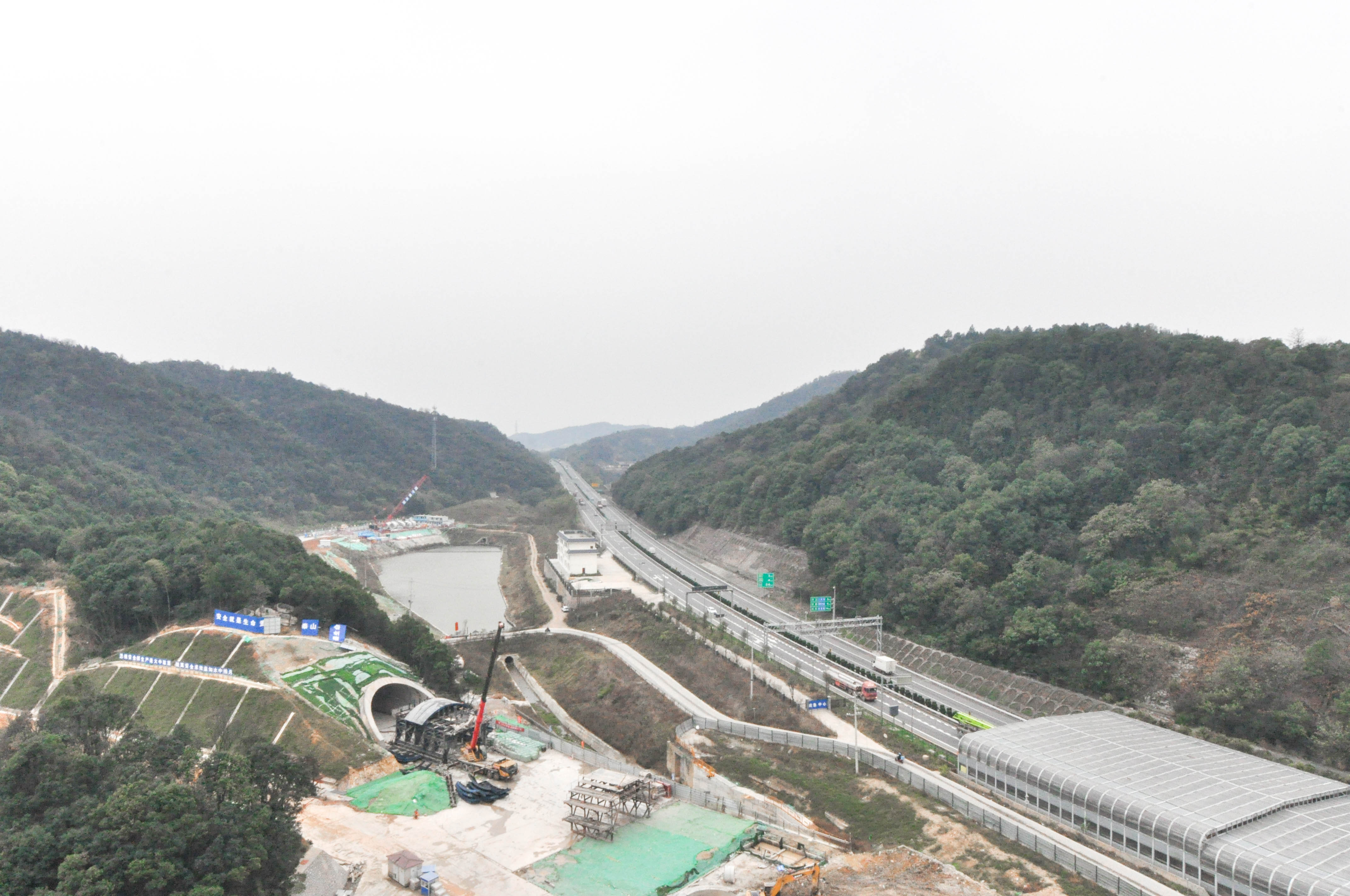 梅溪正荣府  4室2厅1卫   215.00万其他