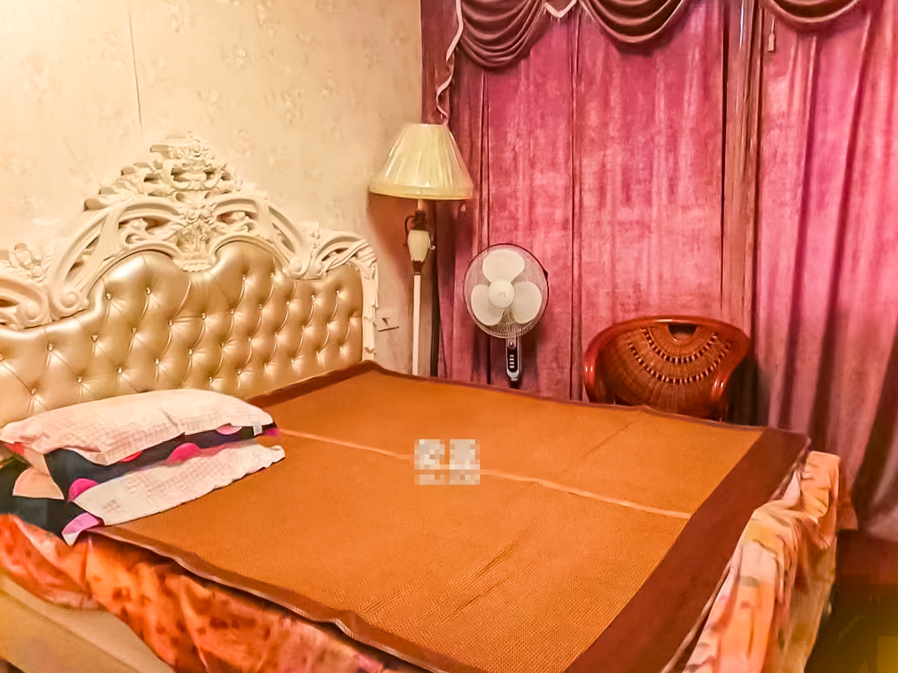 龙塘安置区(龙塘小区)  6室6厅6卫    379.5万 龙塘安置区(龙塘小区)  6室6厅6卫    379.5万客厅