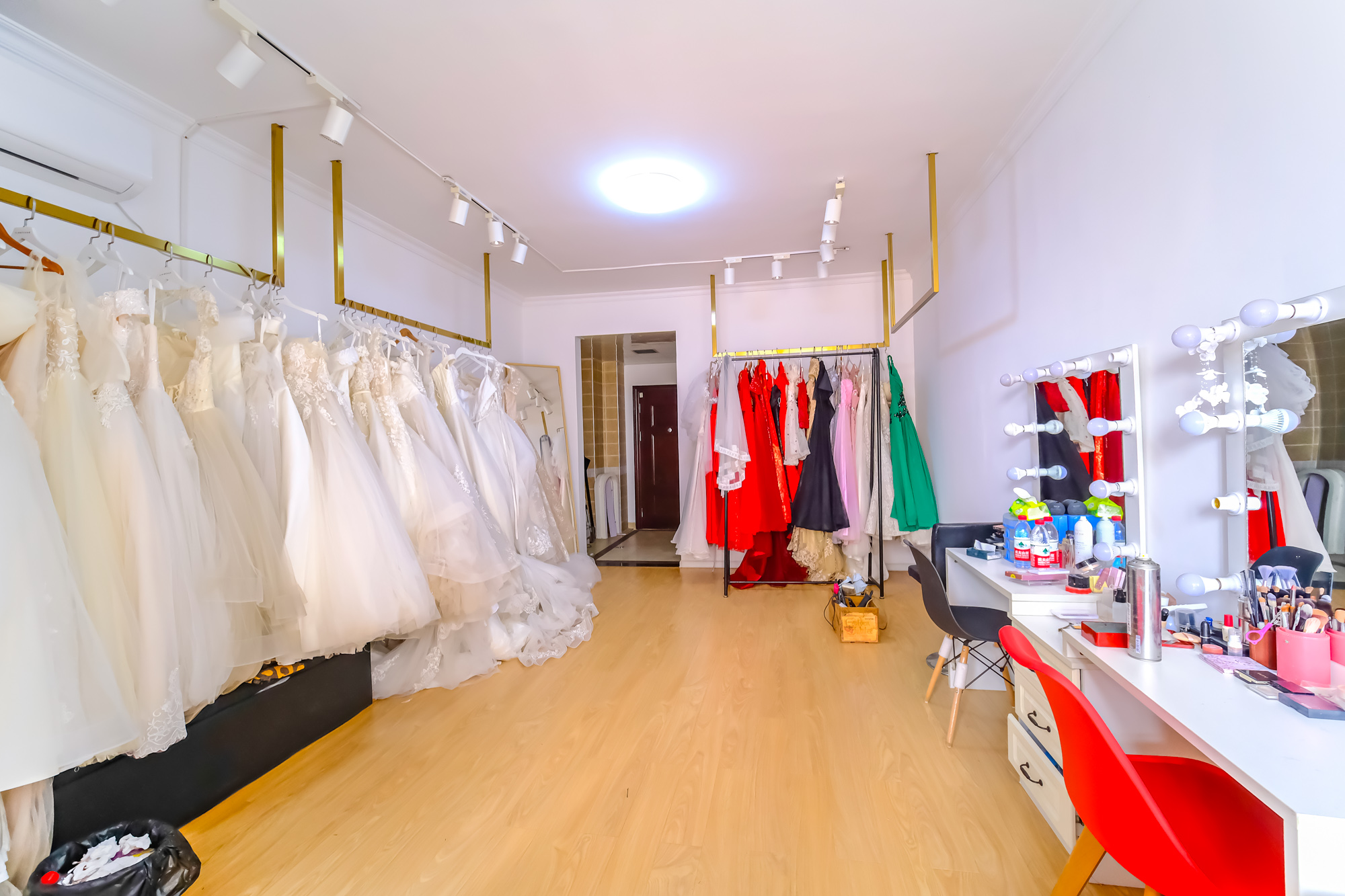 月亮湾草莓街区一、二期 1室1厅1卫 32.0万 月亮湾草莓街区一、二期 1室1厅1卫 32.0万客厅