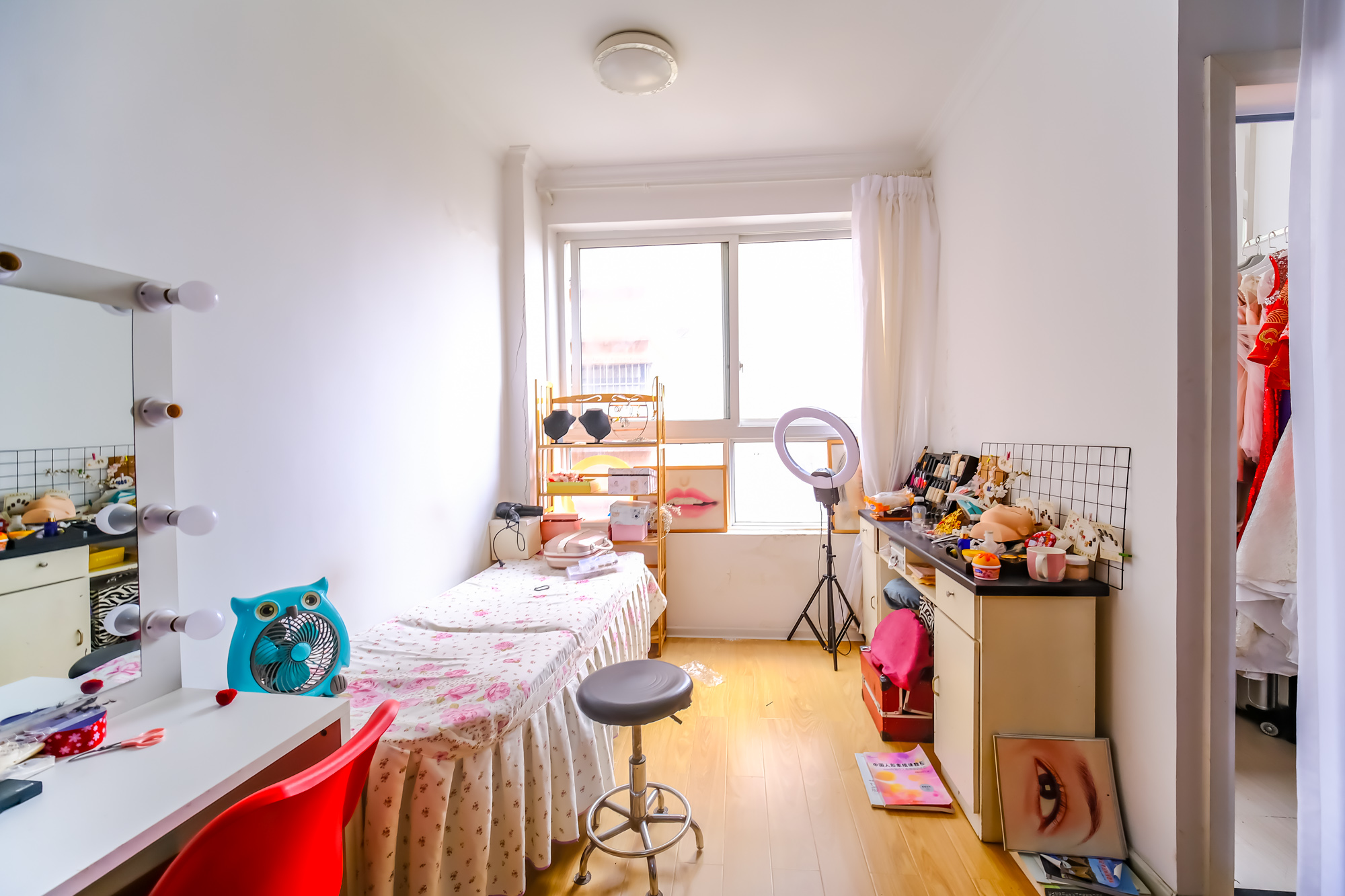 月亮湾草莓街区一、二期 1室1厅1卫 32.0万 月亮湾草莓街区一、二期 1室1厅1卫 32.0万客厅