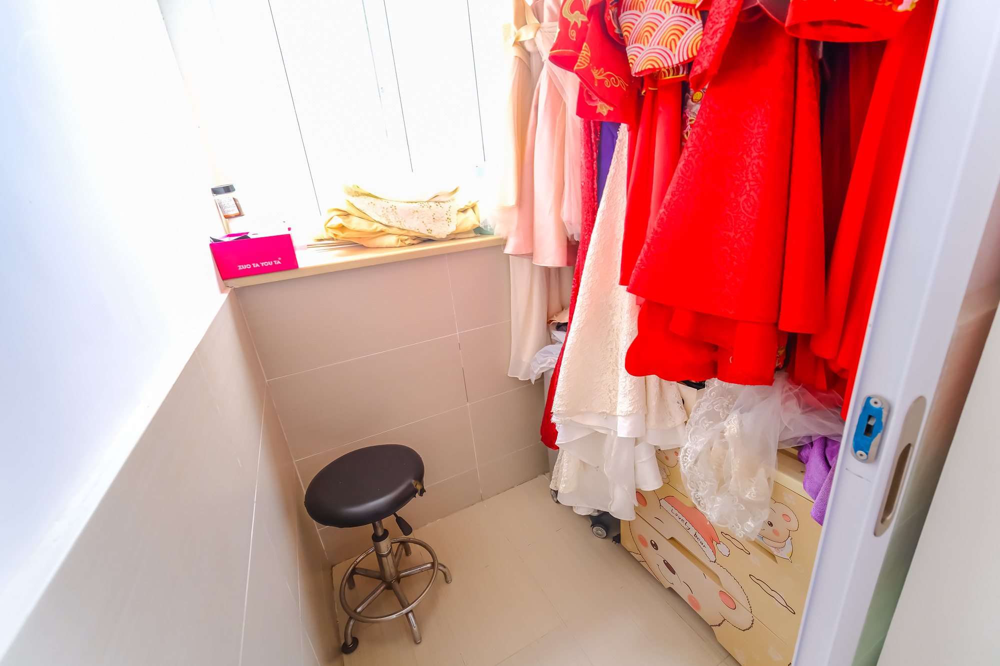 月亮湾草莓街区一、二期 1室1厅1卫 32.0万 月亮湾草莓街区一、二期 1室1厅1卫 32.0万阳台