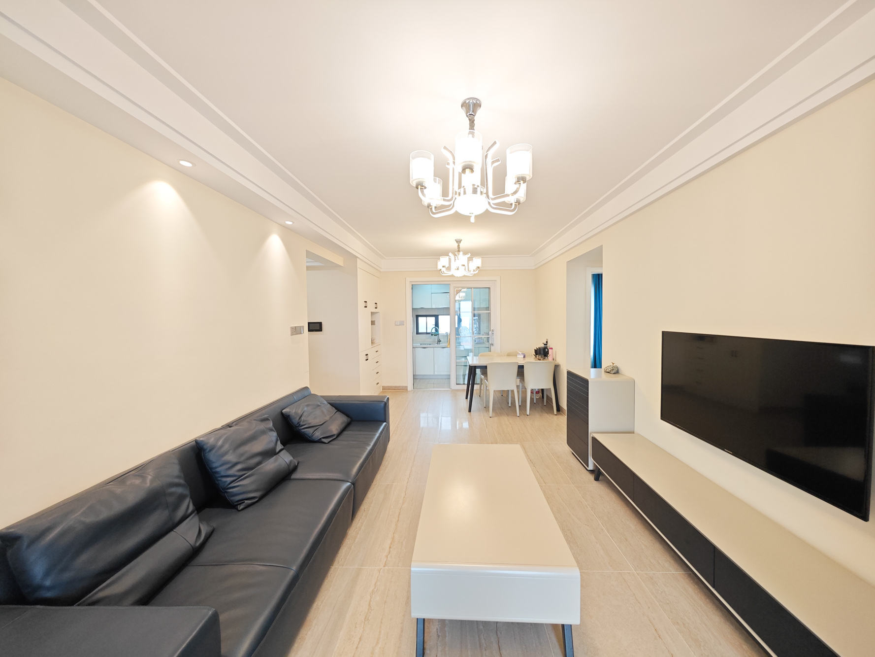 保利城（中航城国际社区、郡原美村）  3室2厅2卫    92.0万客厅