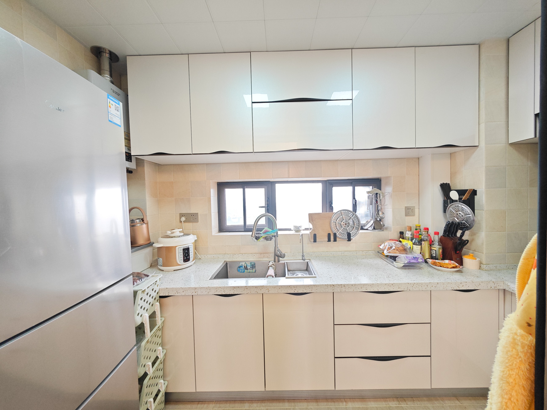 保利城（中航城国际社区、郡原美村）  3室2厅2卫    92.0万厨房