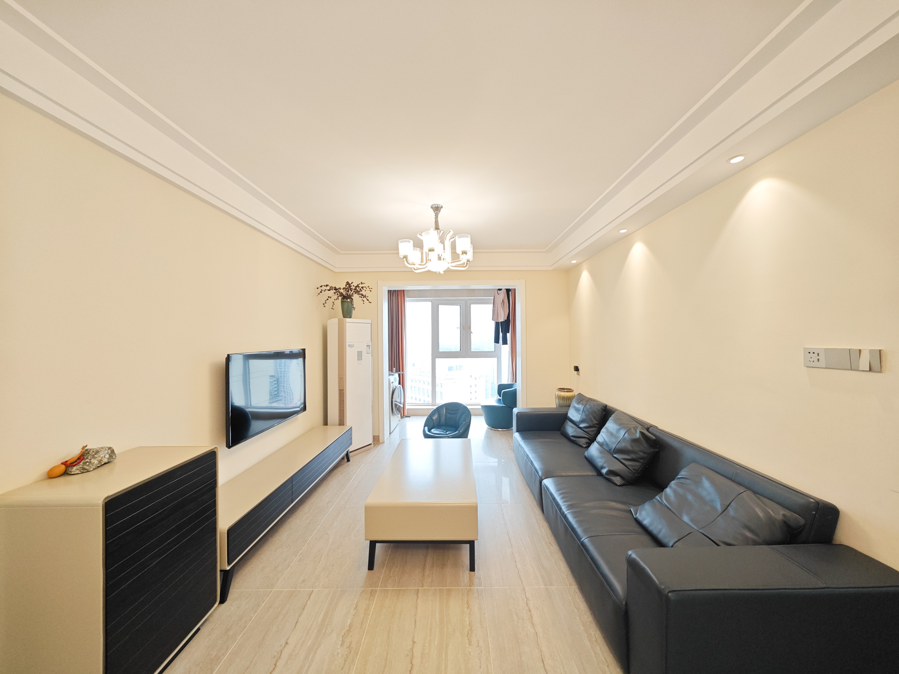 保利城（中航城国际社区、郡原美村）  3室2厅2卫    92.0万客厅