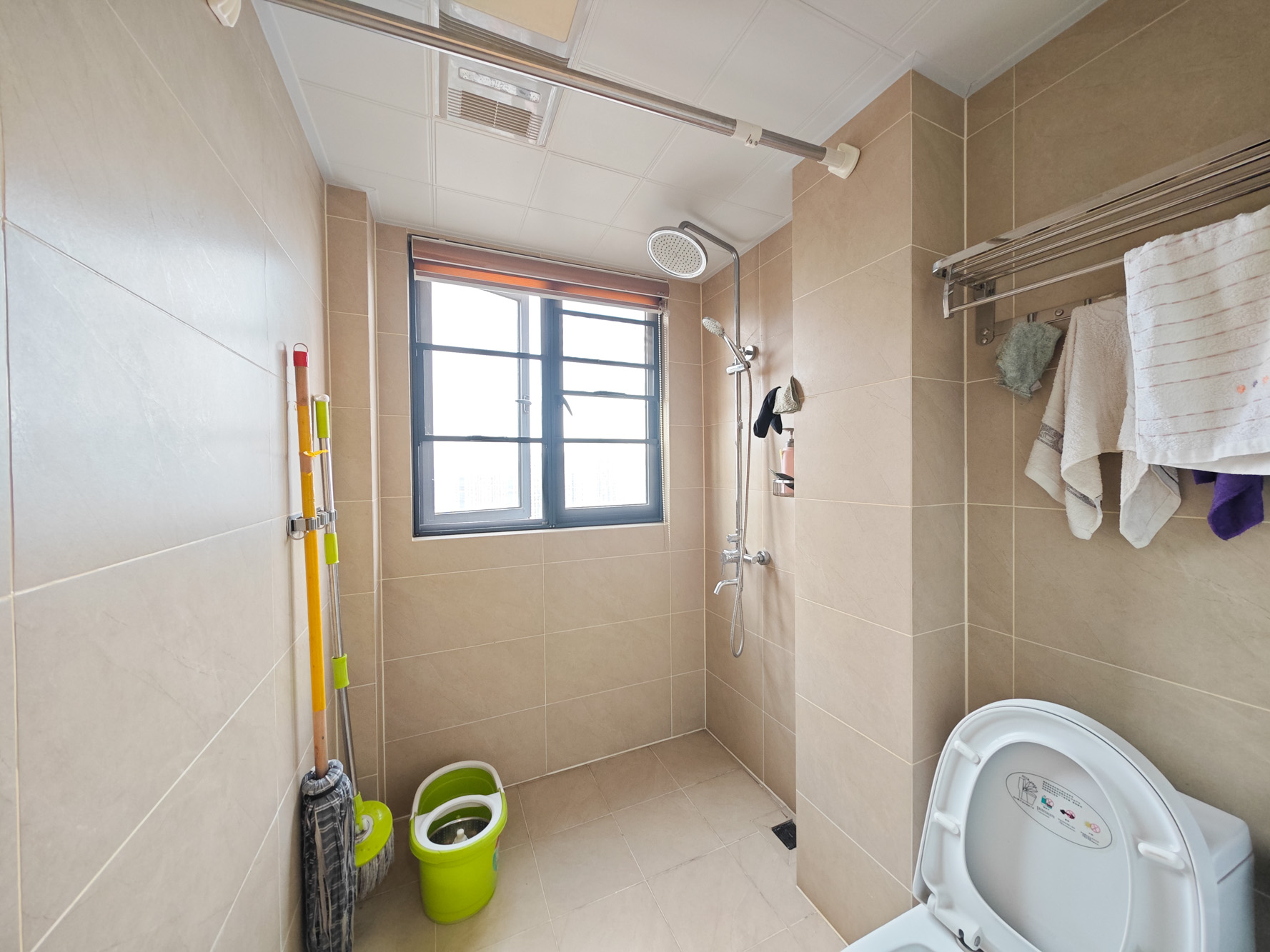 保利城（中航城国际社区、郡原美村）  3室2厅2卫    92.0万卫生间