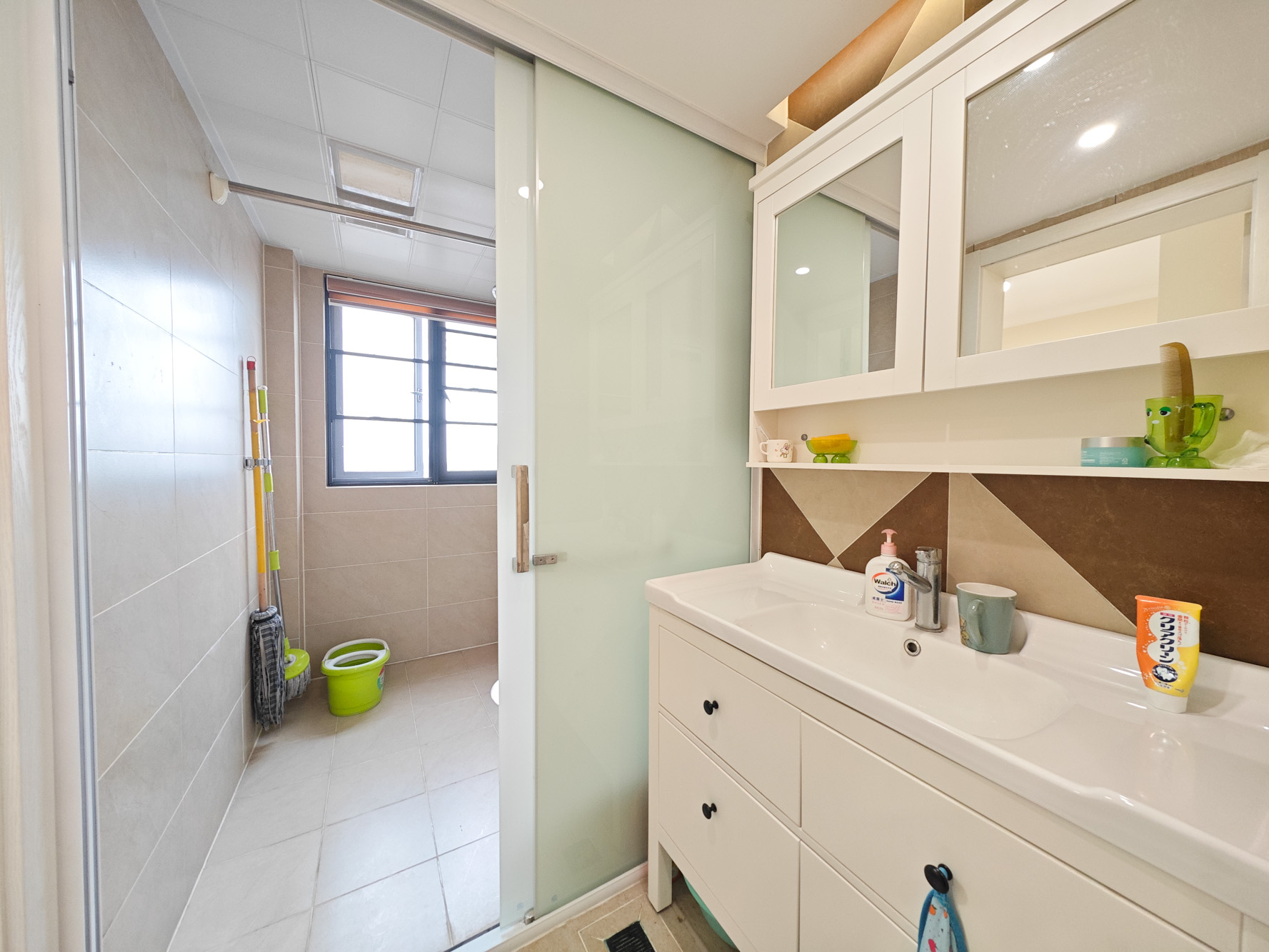 保利城（中航城国际社区、郡原美村）  3室2厅2卫    92.0万卫生间