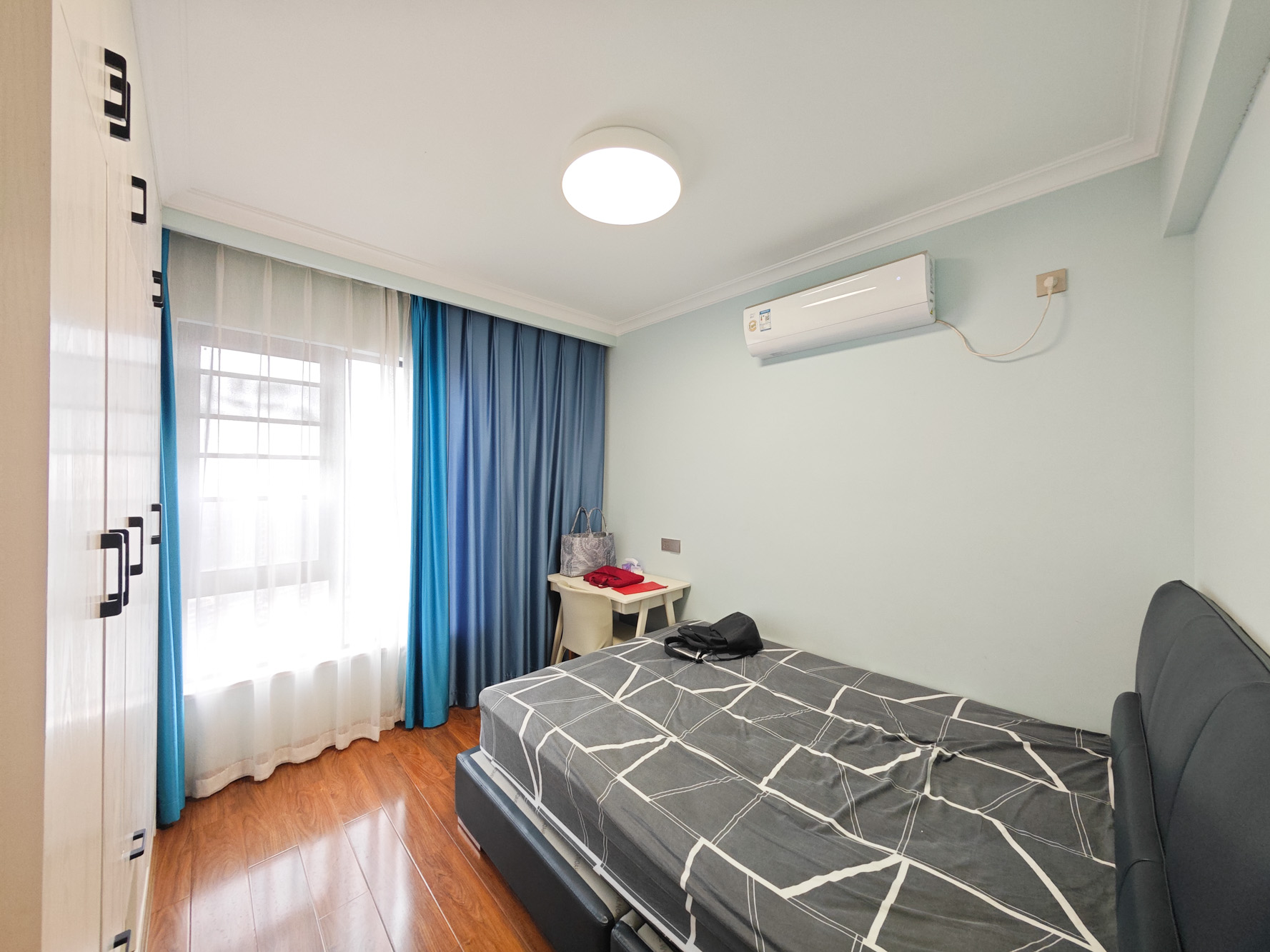 保利城（中航城国际社区、郡原美村）  3室2厅2卫    92.0万卧室