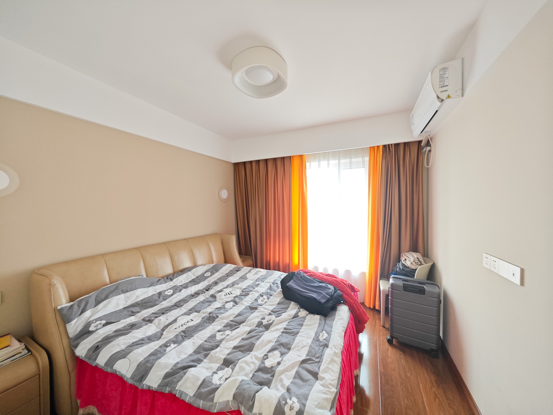 保利城（中航城国际社区、郡原美村）  3室2厅2卫    92.0万卧室