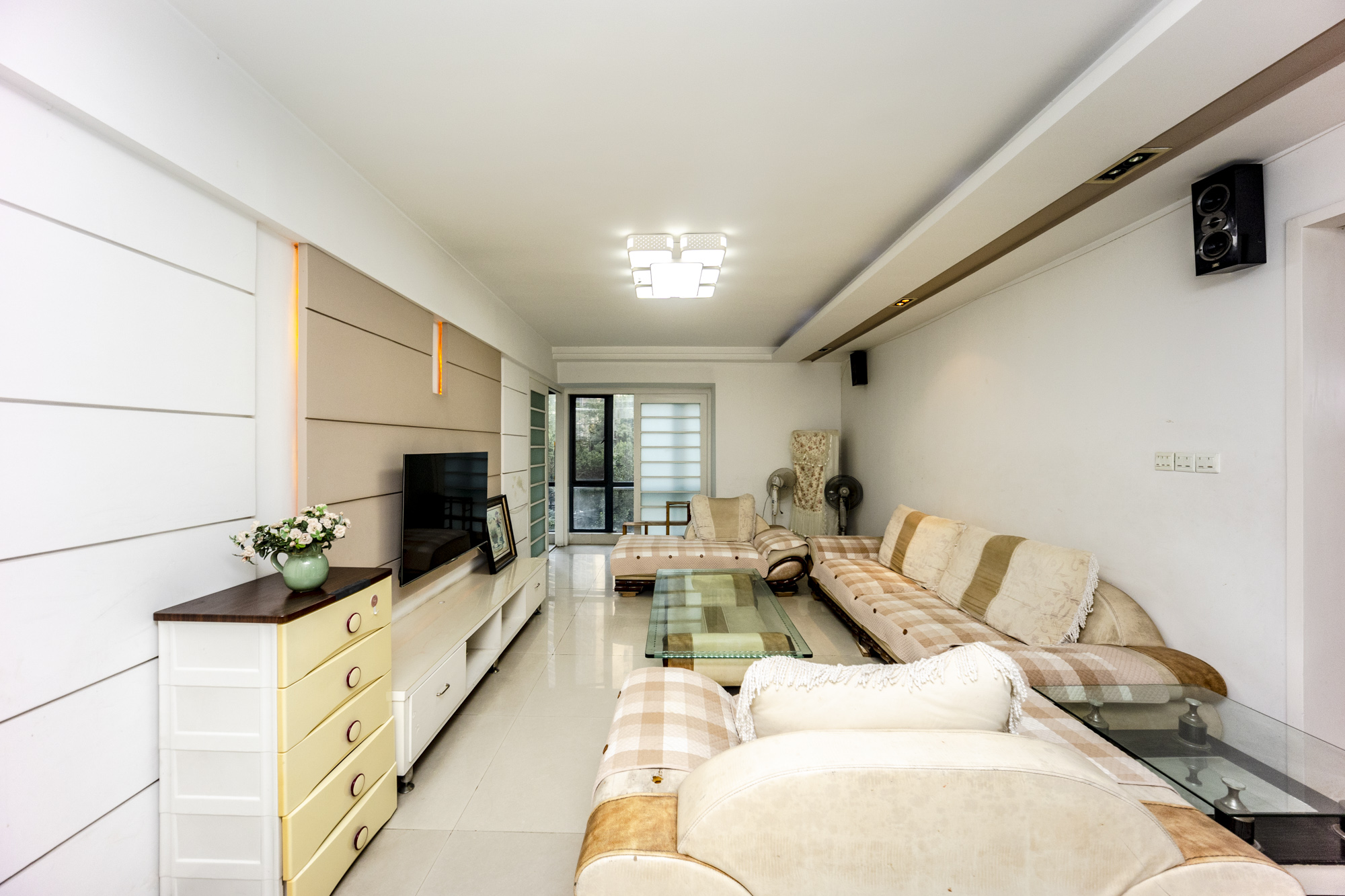 华菱蓝调国际（华菱.香墅美地）  3室2厅1卫    109.8万客厅