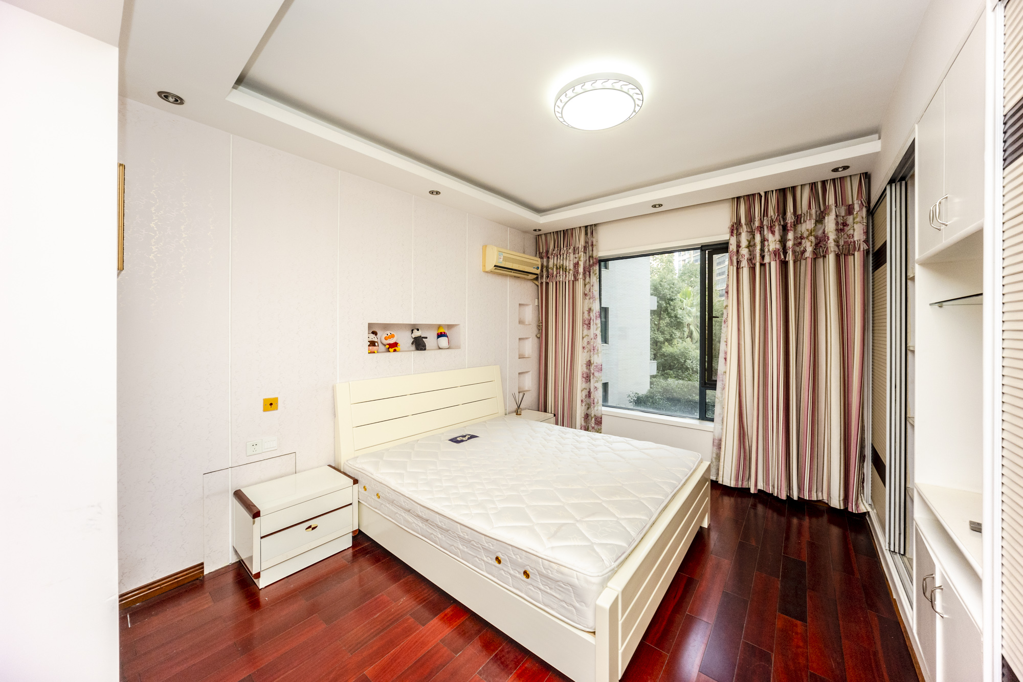 华菱蓝调国际（华菱.香墅美地）  3室2厅1卫    109.8万卧室