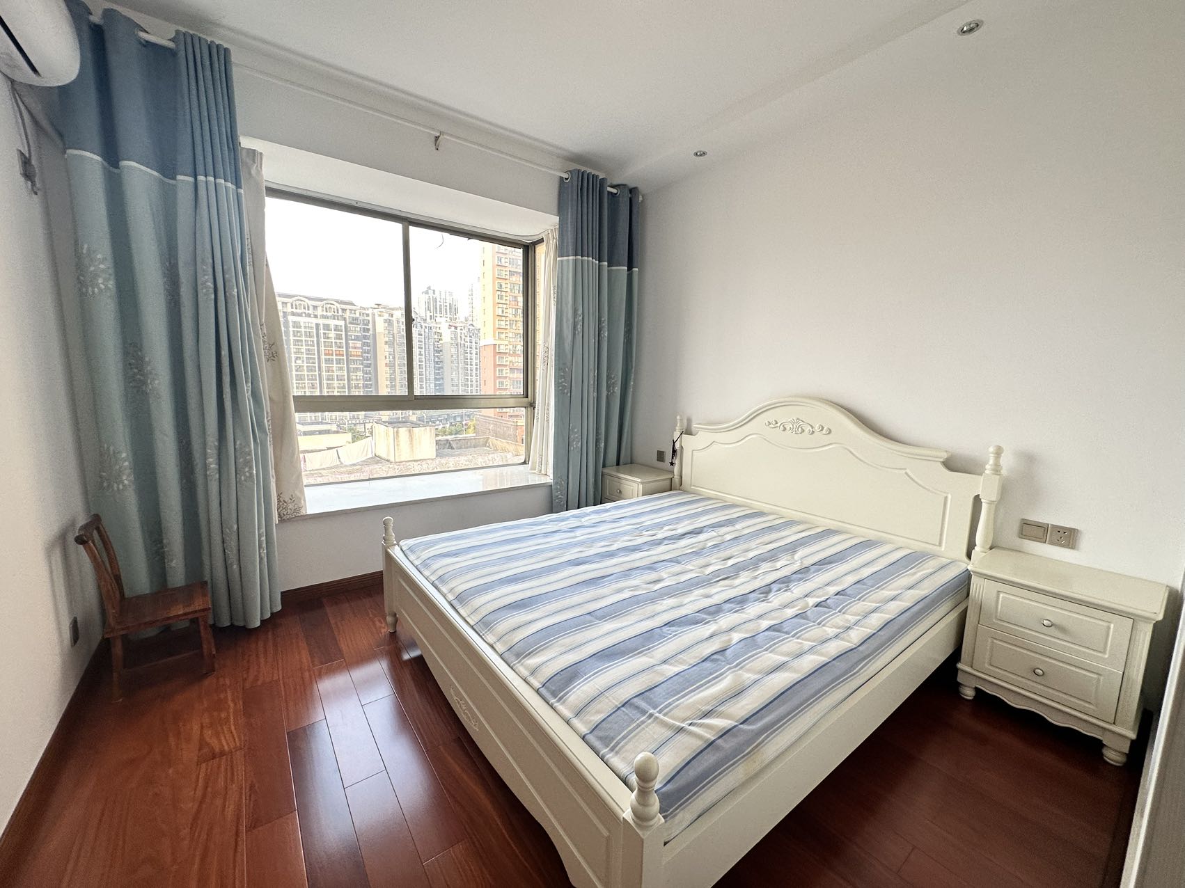 蓝盾景园一期 4室2厅2卫 79.0万 蓝盾景园一期 4室2厅2卫 79.0万室内图