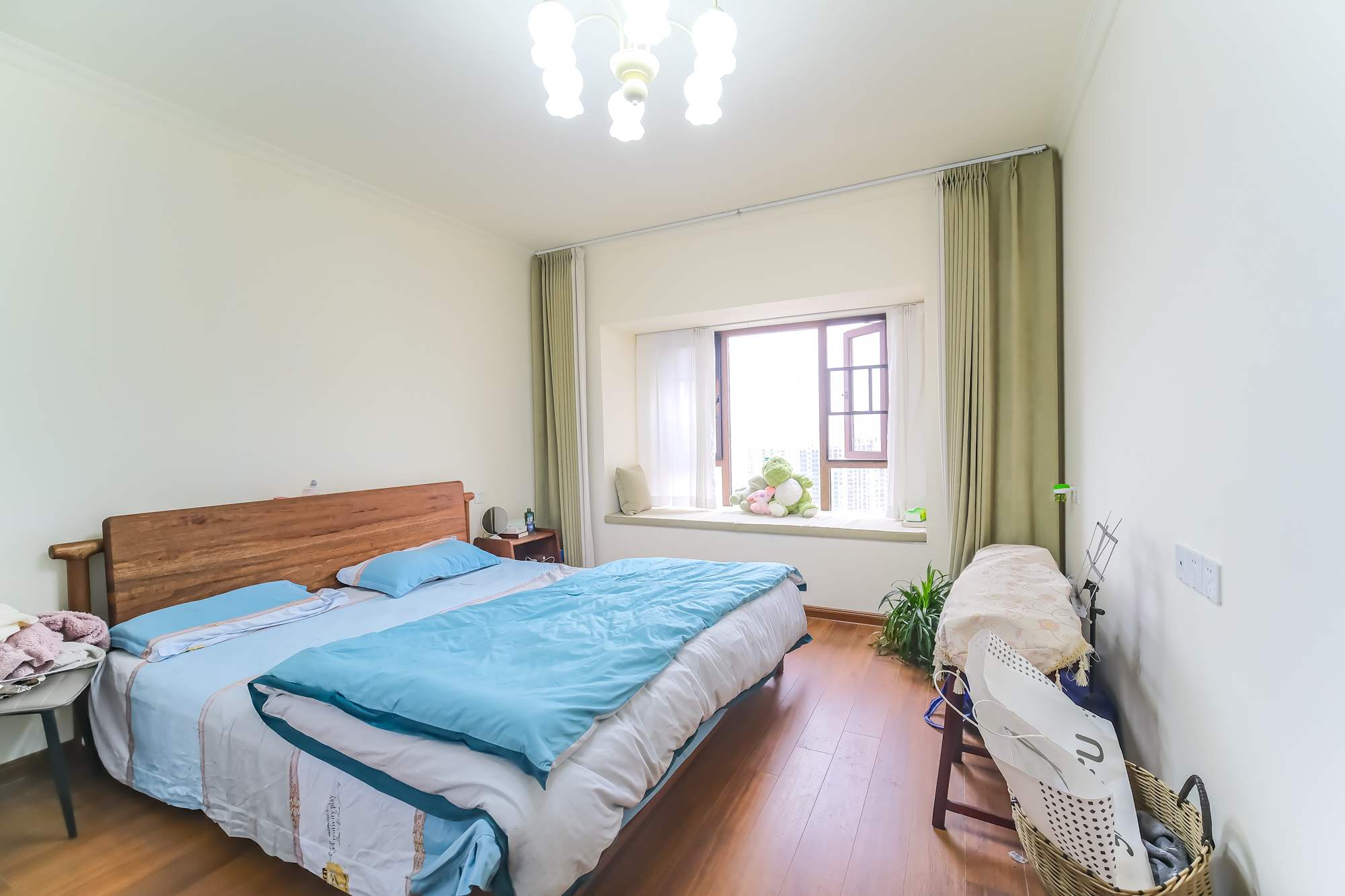 碧桂园翘楚棠  3室2厅2卫    120.0万卧室