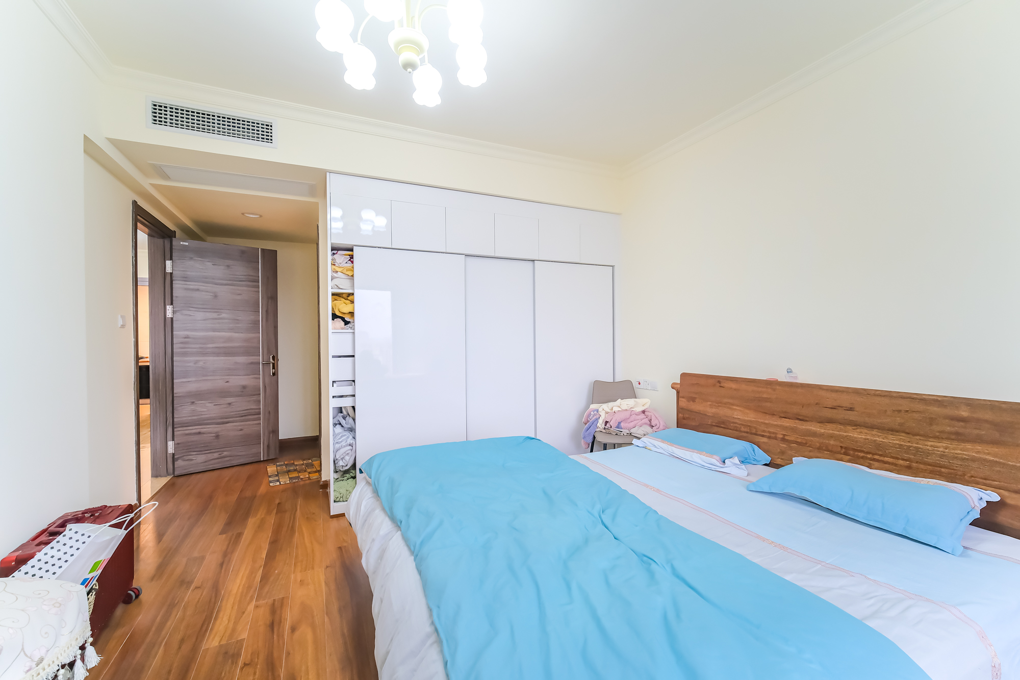 碧桂园翘楚棠  3室2厅2卫    120.0万卧室