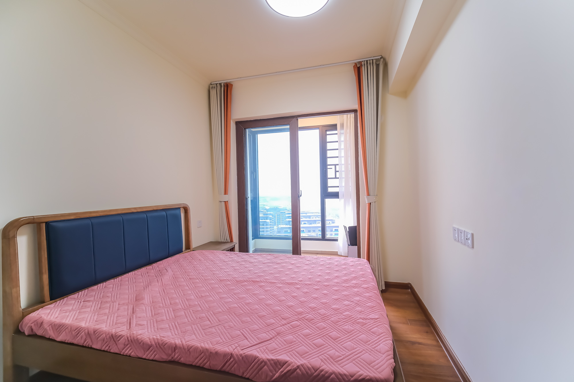 碧桂园翘楚棠  3室2厅2卫    120.0万卧室