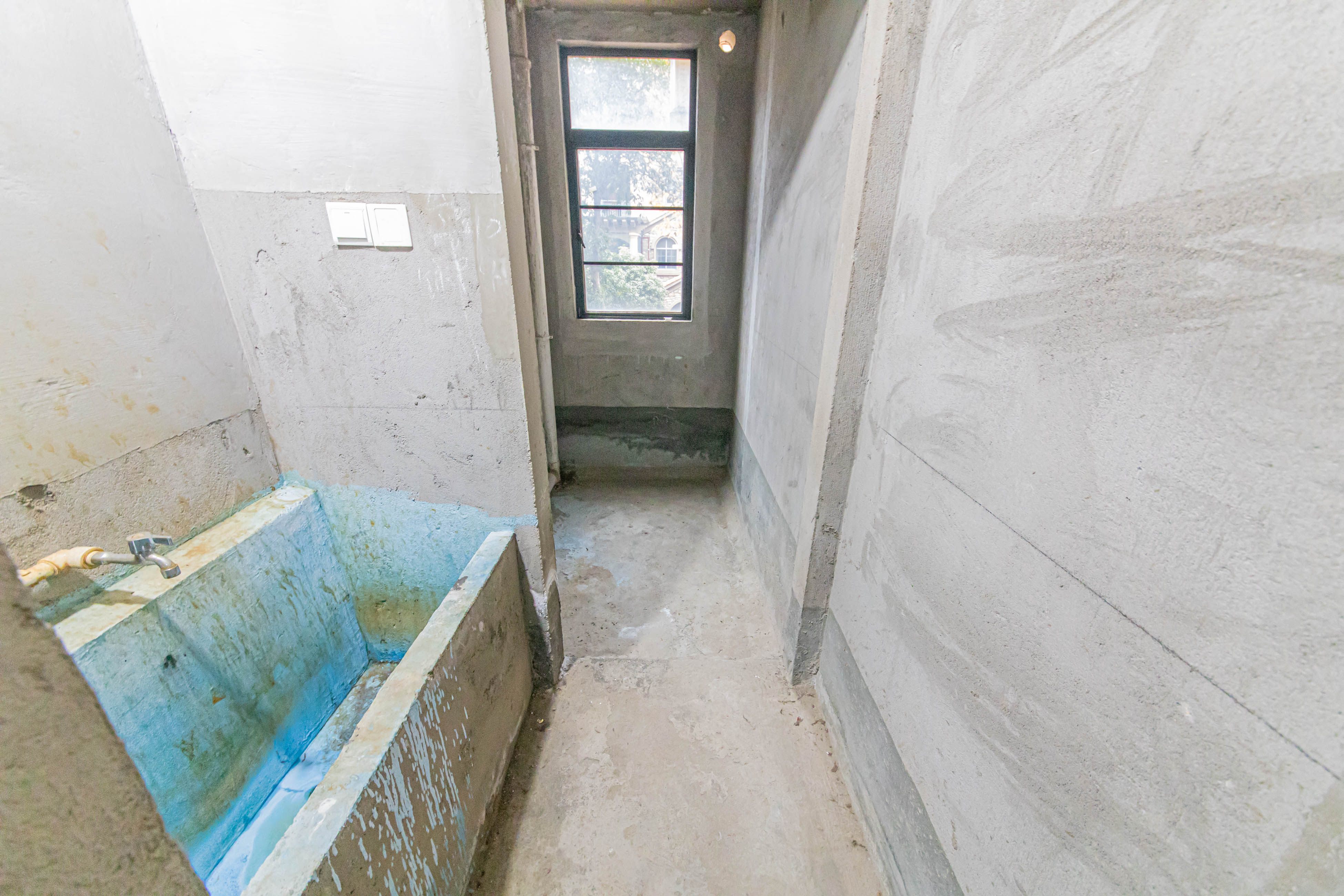 中建芙蓉和苑  4室2厅1卫   368.00万卫生间