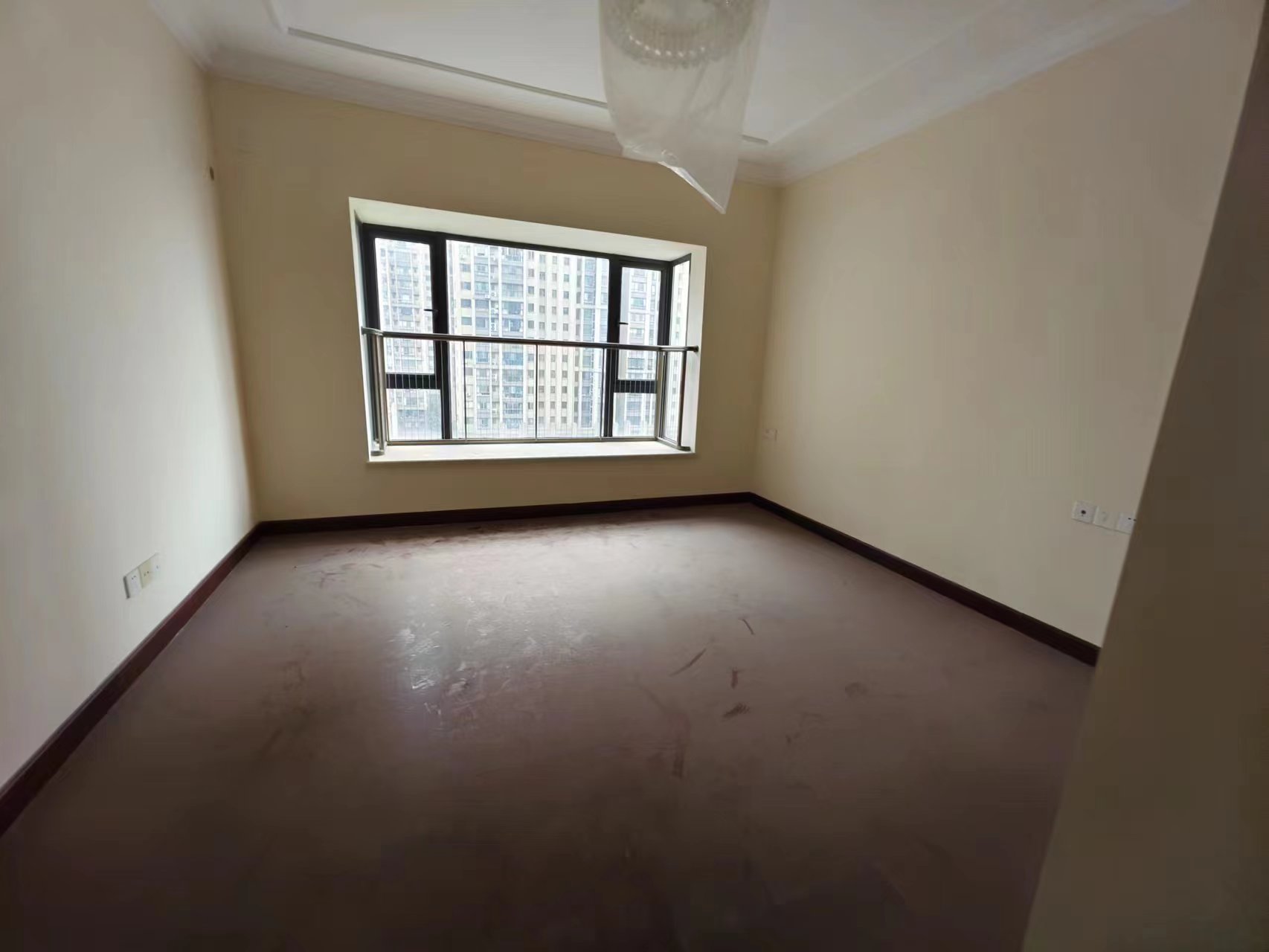 恒大华府 4室2厅2卫 98.00万 恒大华府 4室2厅2卫 98.00万室内图