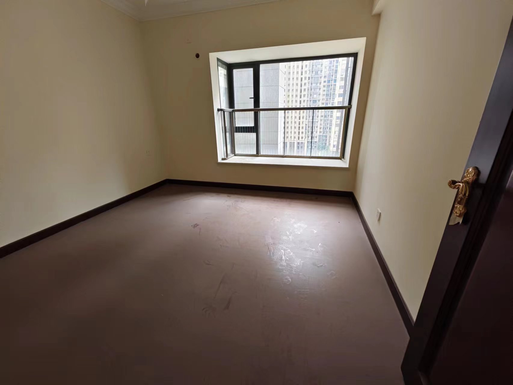 恒大华府 4室2厅2卫 98.00万 恒大华府 4室2厅2卫 98.00万室内图