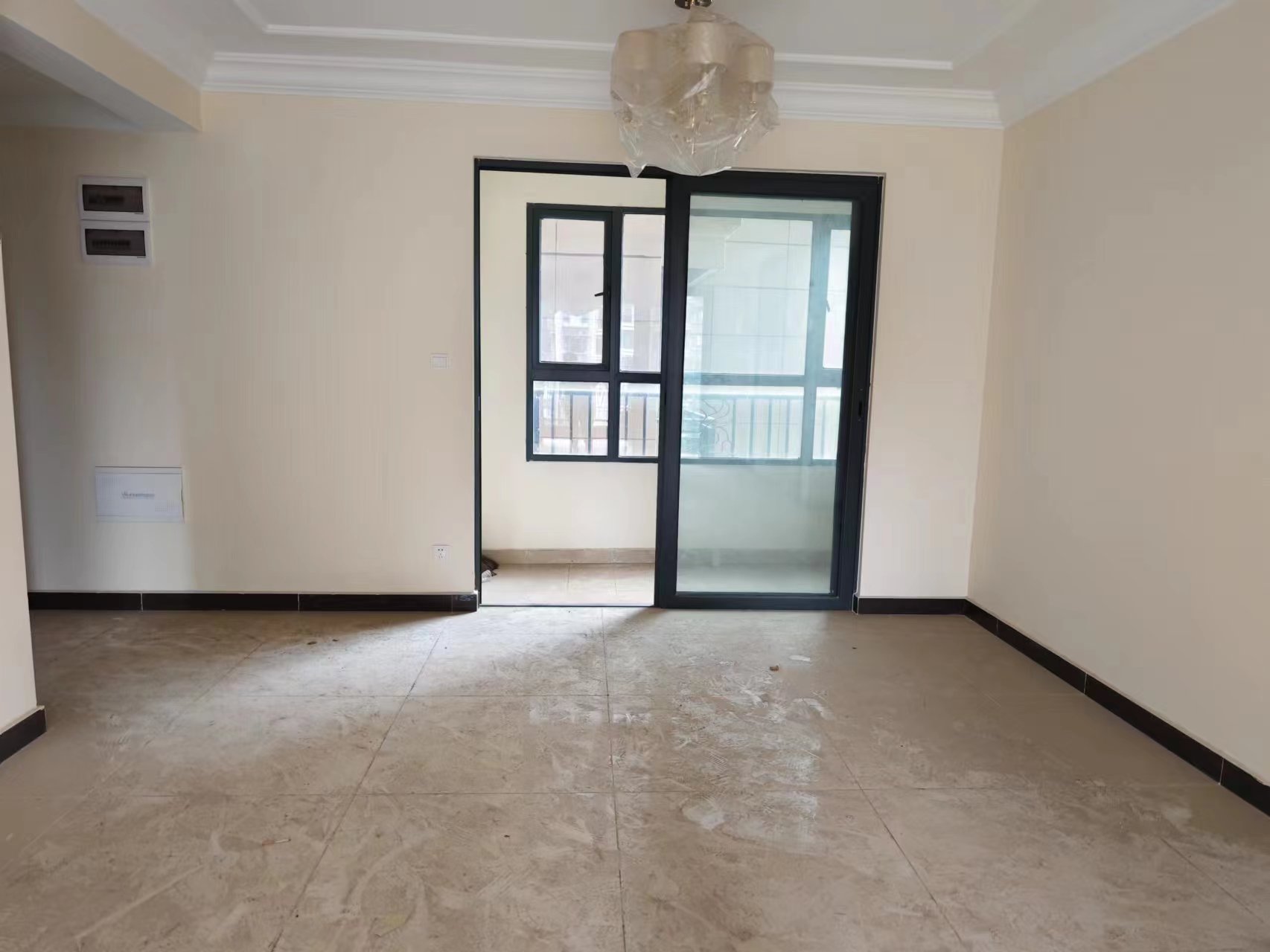 恒大华府 4室2厅2卫 98.00万 恒大华府 4室2厅2卫 98.00万室内图