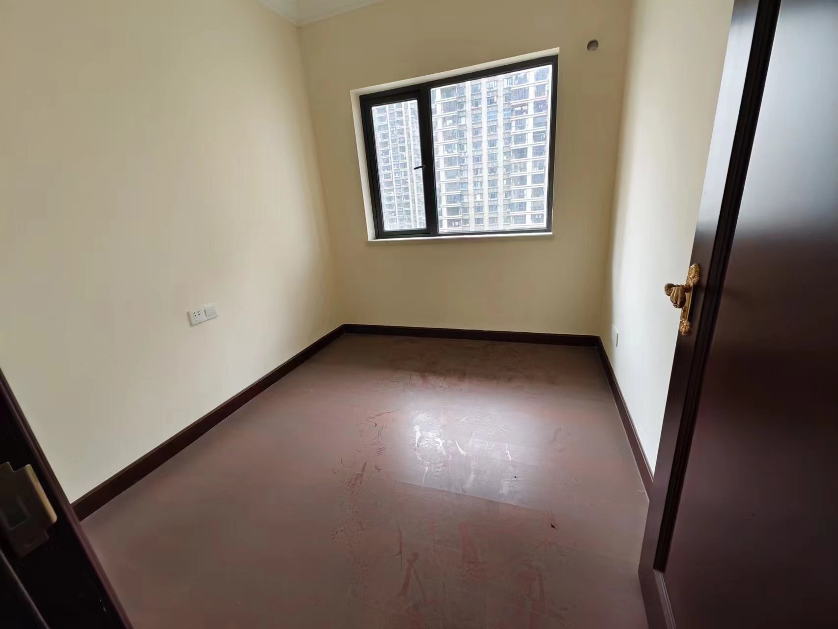 恒大华府 4室2厅2卫 98.00万 恒大华府 4室2厅2卫 98.00万室内图