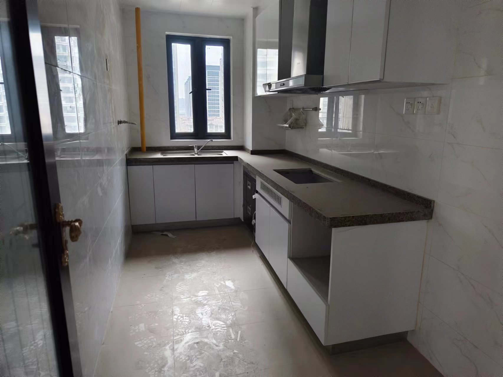 恒大华府 4室2厅2卫 98.00万 恒大华府 4室2厅2卫 98.00万室内图