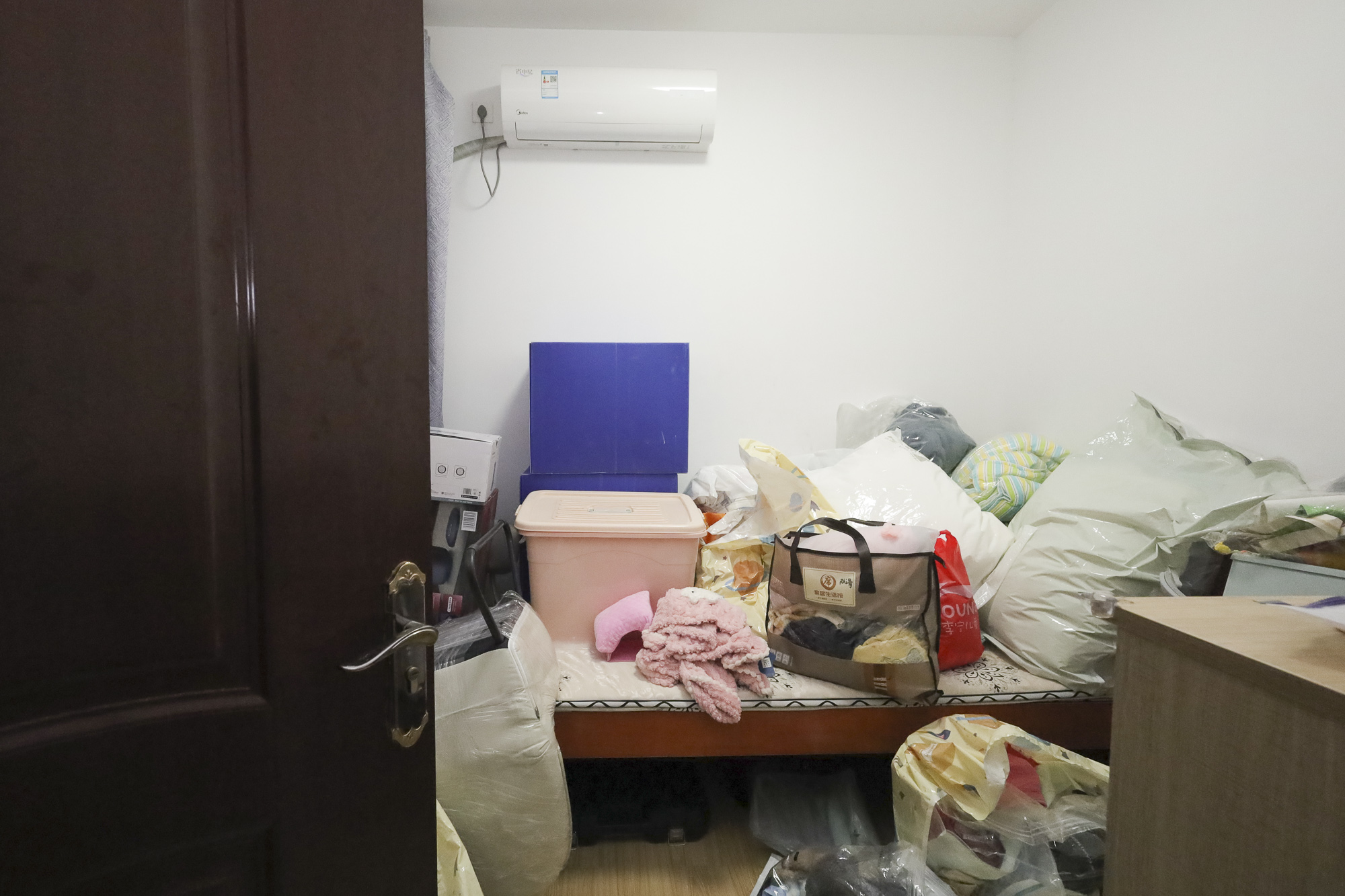 恒大御景天下城二期  3室2厅1卫   100.00万卧室