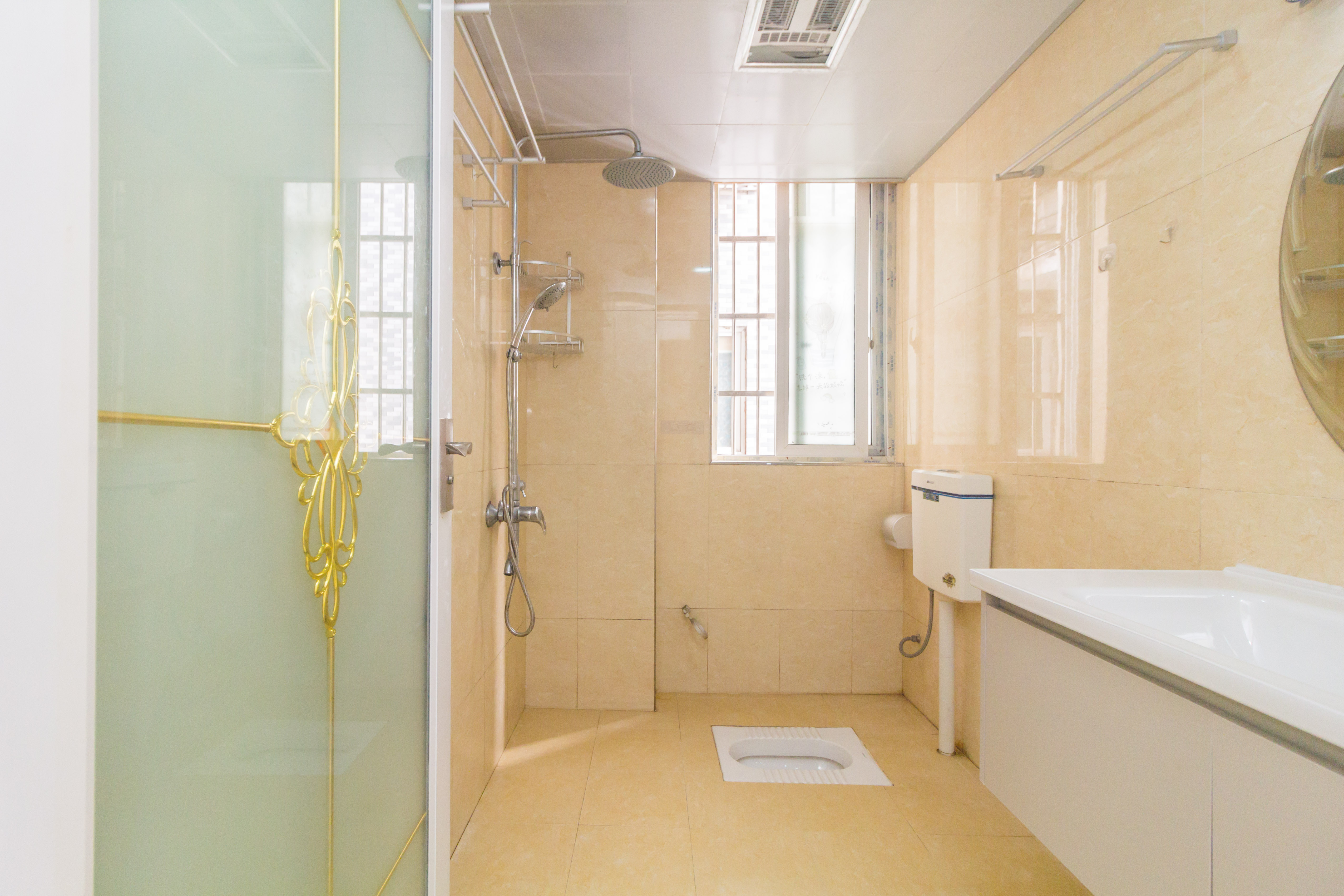 明天一城  2室2厅1卫    42.8万 明天一城  2室2厅1卫    42.8万卫生间