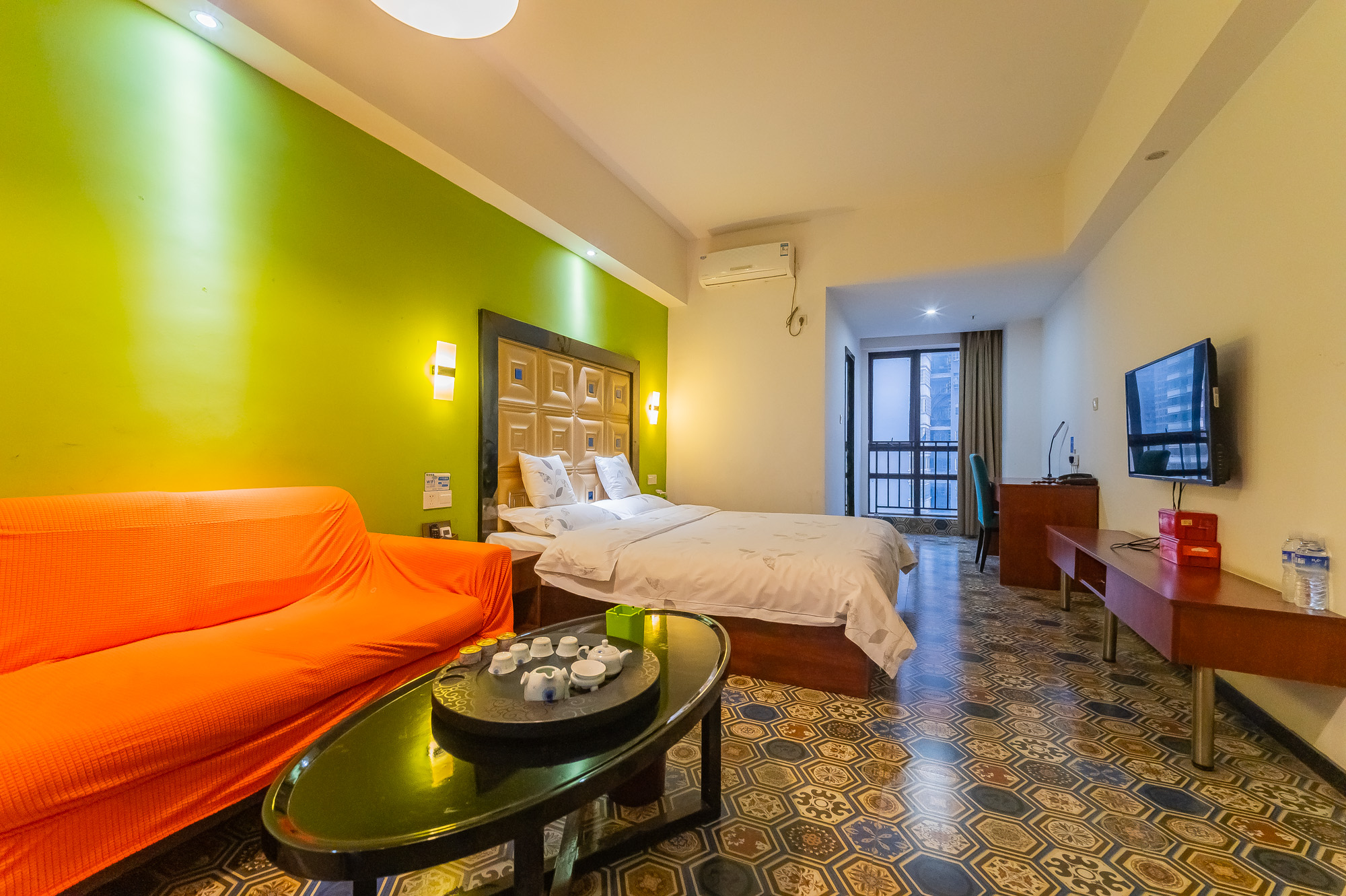 博雅例外 1室1厅1卫 18.8万 博雅例外 1室1厅1卫 18.8万客厅