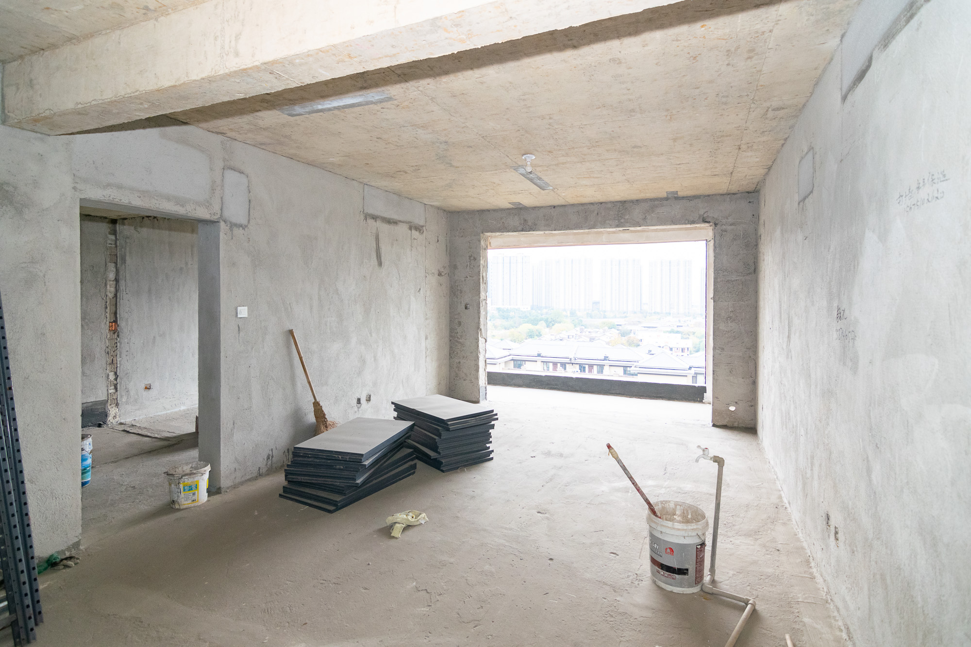 大汉汉园  4室2厅3卫    120.0万 大汉汉园  4室2厅3卫    120.0万客厅