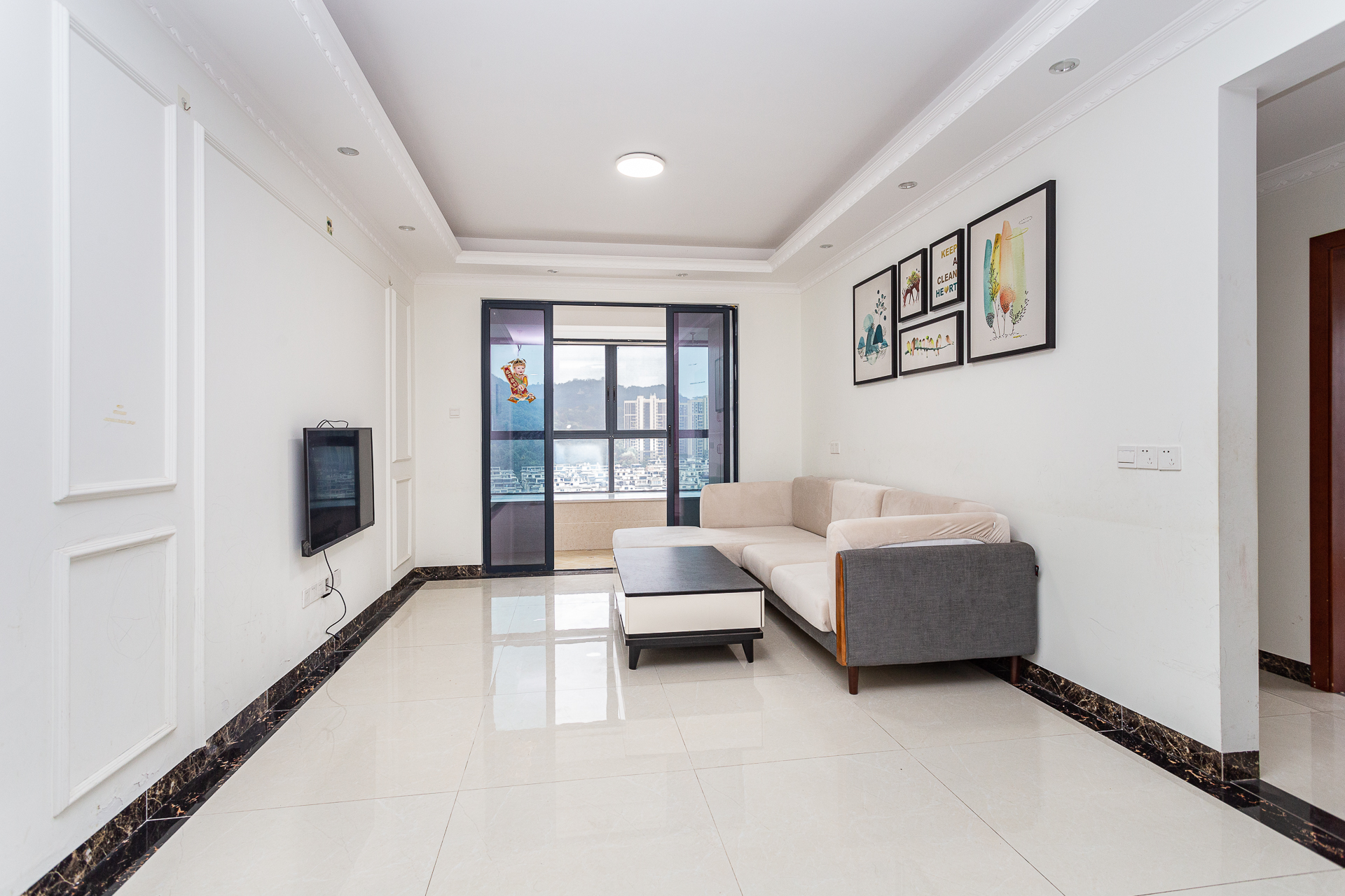 珠江东方明珠(新地东方明珠)三期 3室2厅1卫 70.0万 珠江东方明珠(新地东方明珠)三期 3室2厅1卫 70.0万客厅