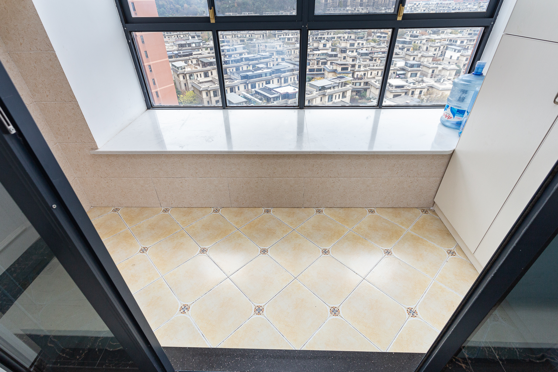 珠江东方明珠(新地东方明珠)三期 3室2厅1卫 70.0万 珠江东方明珠(新地东方明珠)三期 3室2厅1卫 70.0万阳台