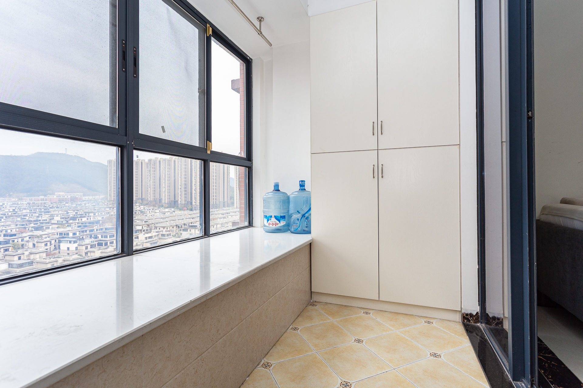 珠江东方明珠(新地东方明珠)三期 3室2厅1卫 70.0万 珠江东方明珠(新地东方明珠)三期 3室2厅1卫 70.0万阳台