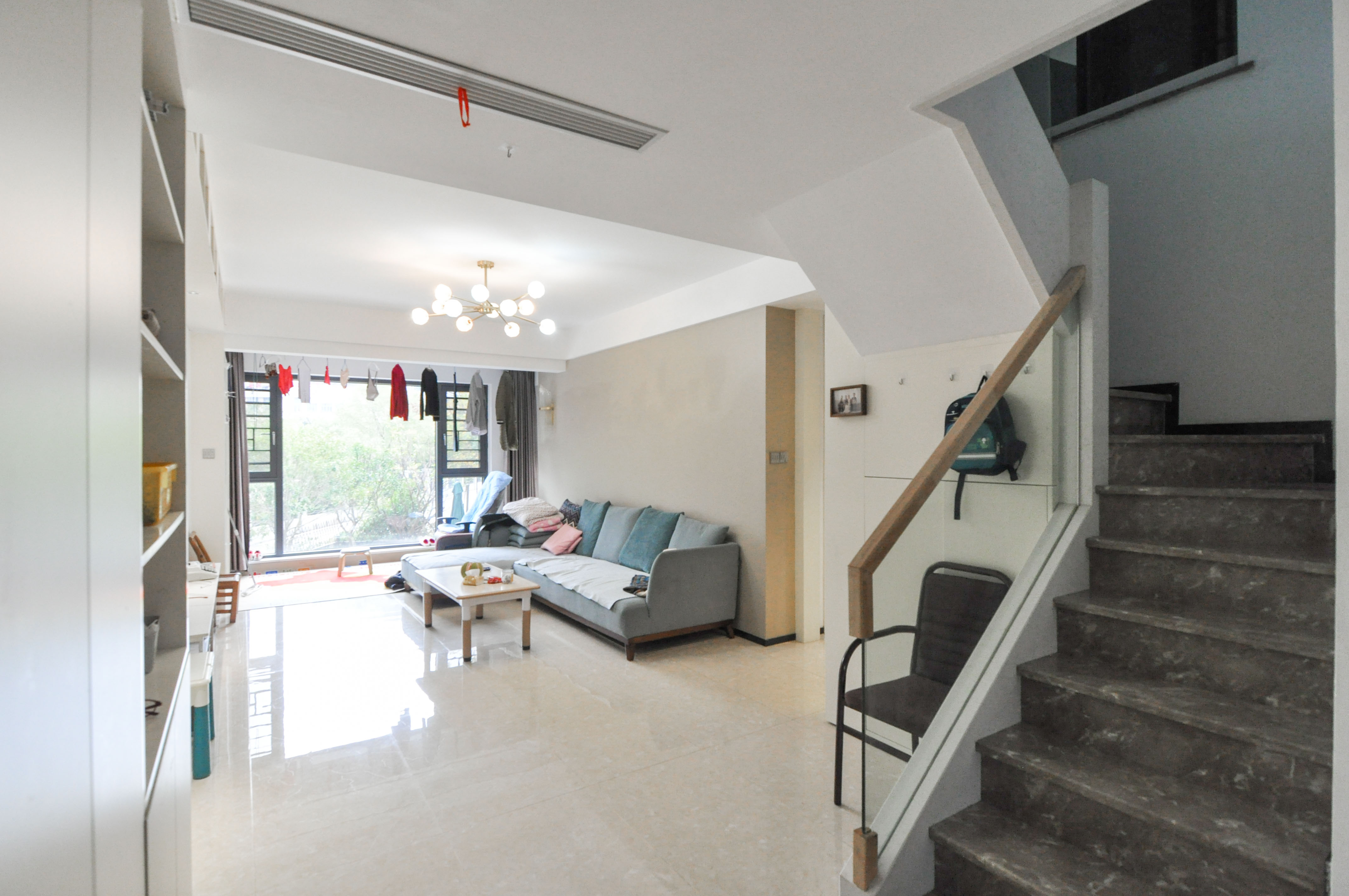 梅溪正荣府  4室2厅2卫    308.0万 梅溪正荣府  4室2厅2卫    308.0万客厅