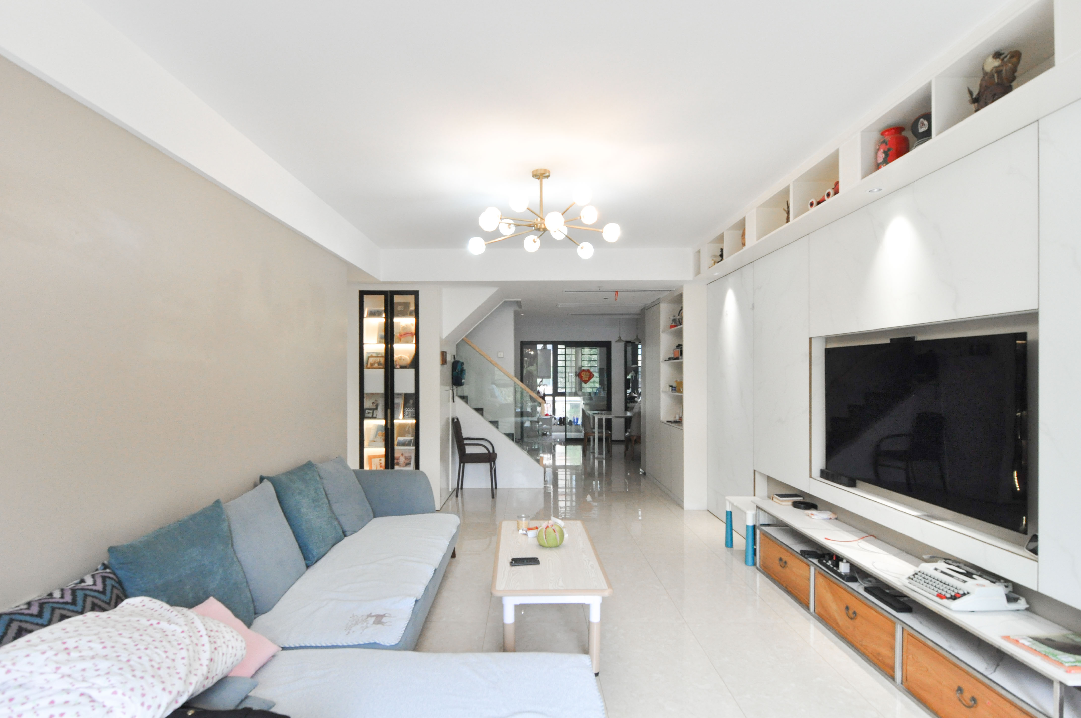 梅溪正荣府  4室2厅2卫    308.0万 梅溪正荣府  4室2厅2卫    308.0万客厅