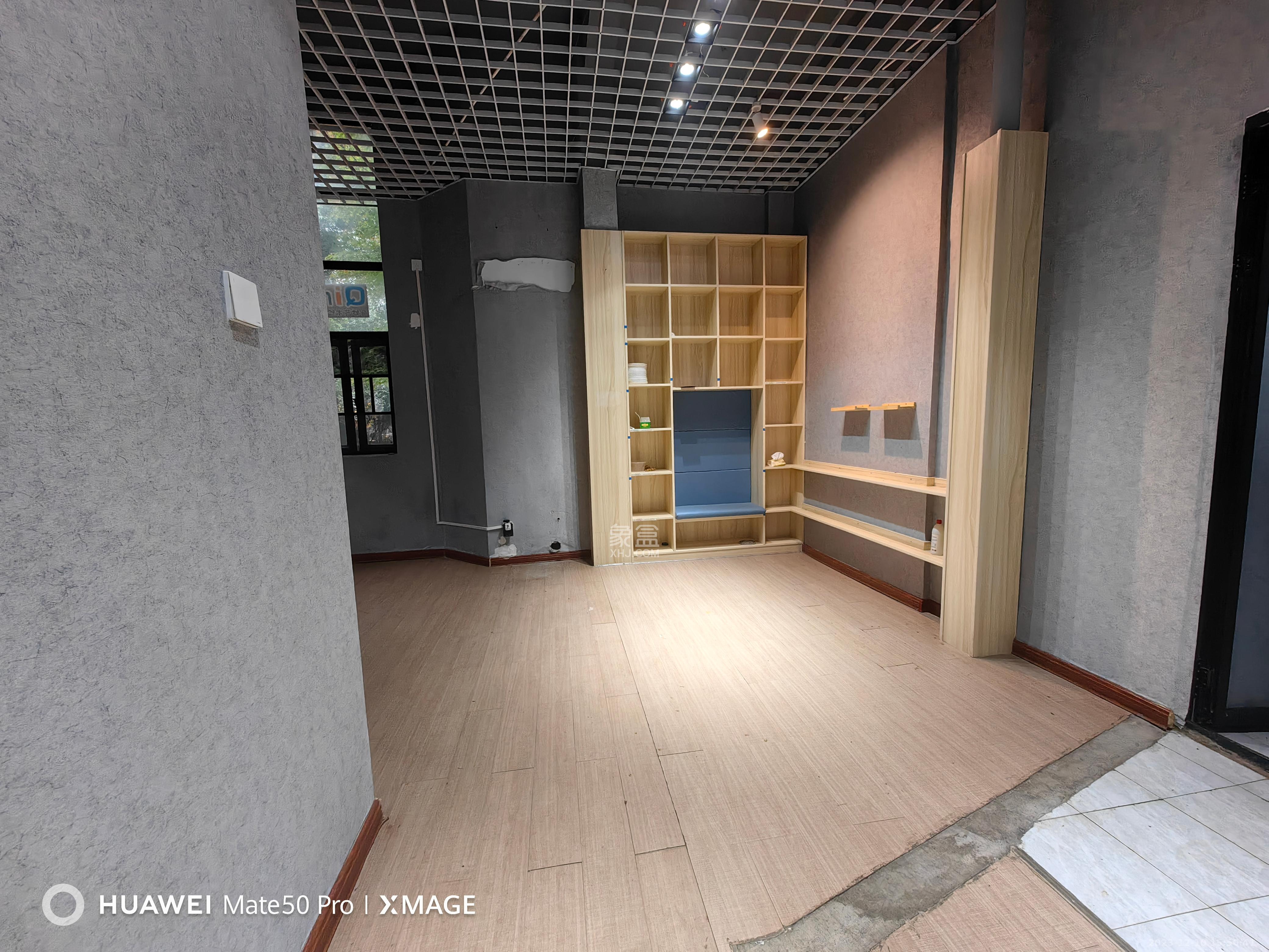 康桥长郡  3室2厅2卫   2200.00元/月室内图1